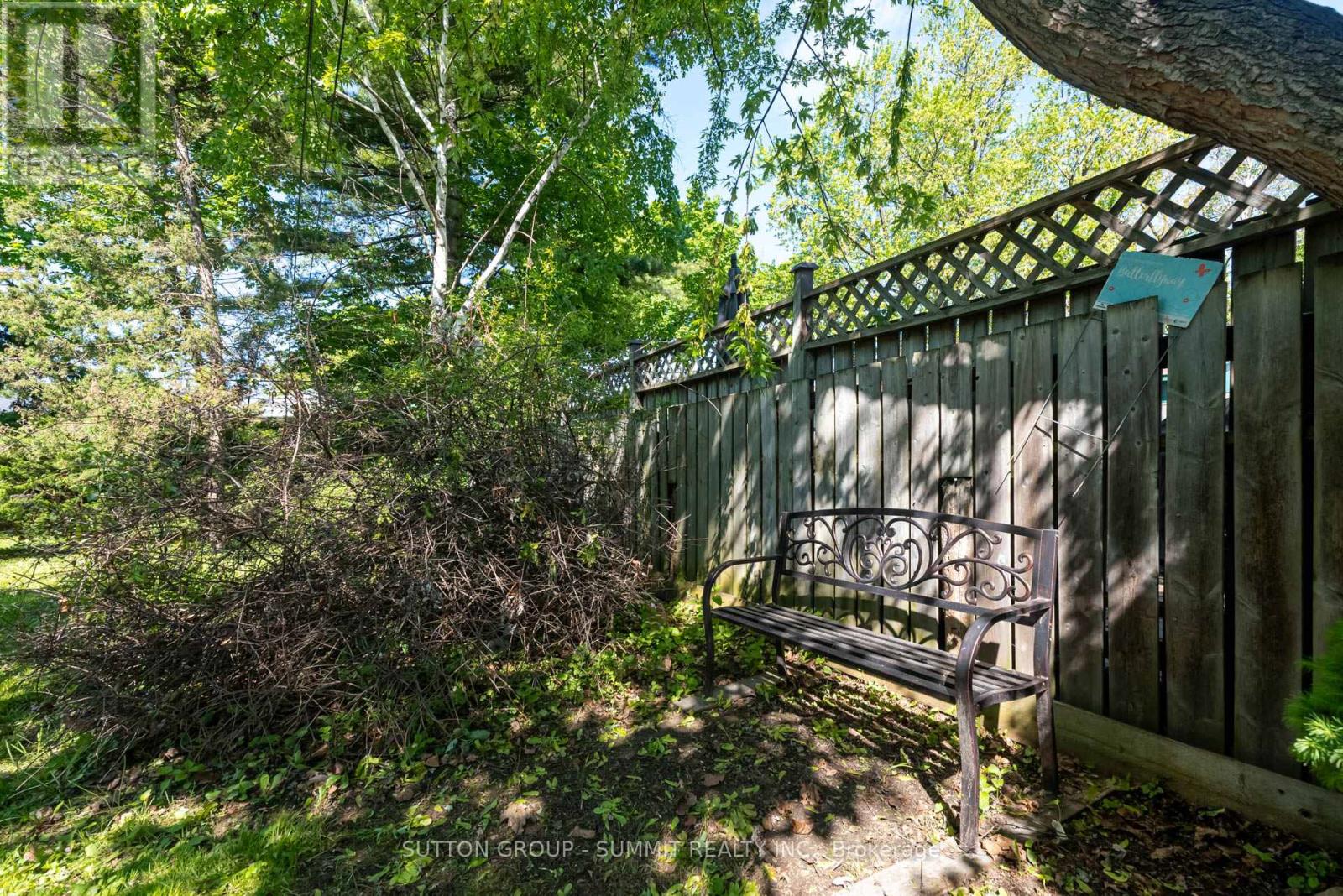 Photo 35 of 47 Rayside Drive S, Toronto ON
