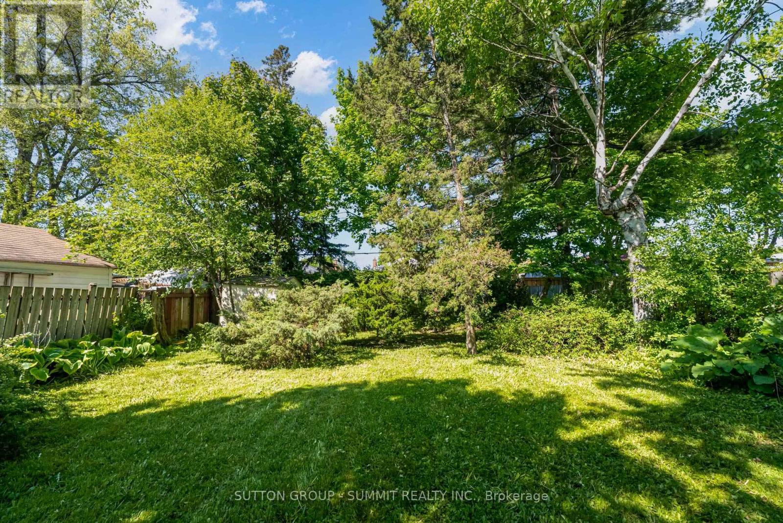 Photo 36 of 47 Rayside Drive S, Toronto ON