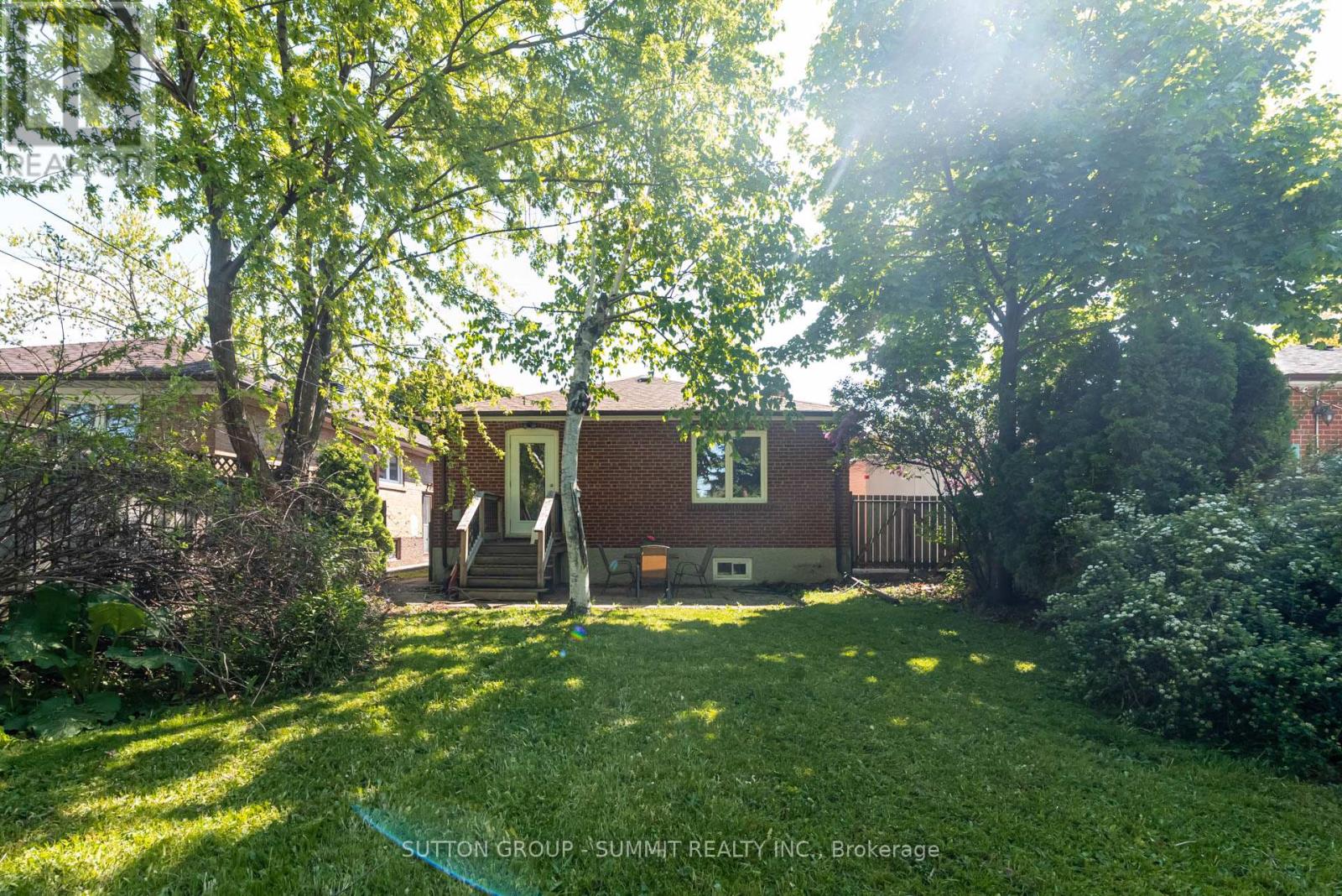 Photo 37 of 47 Rayside Drive S, Toronto ON