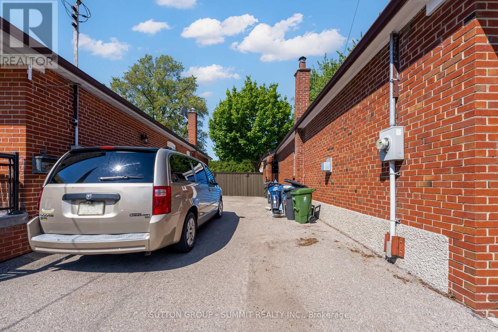Photo 42 of 47 Rayside Drive S, Toronto ON
