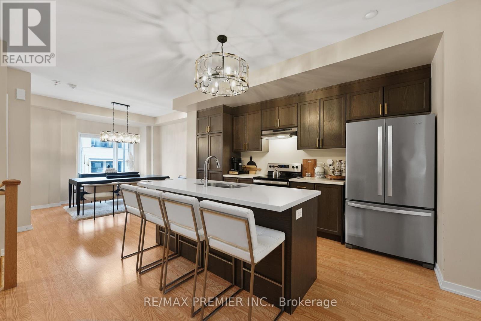 Photo 37 of 12 Heathrow Lane, Caledon ON