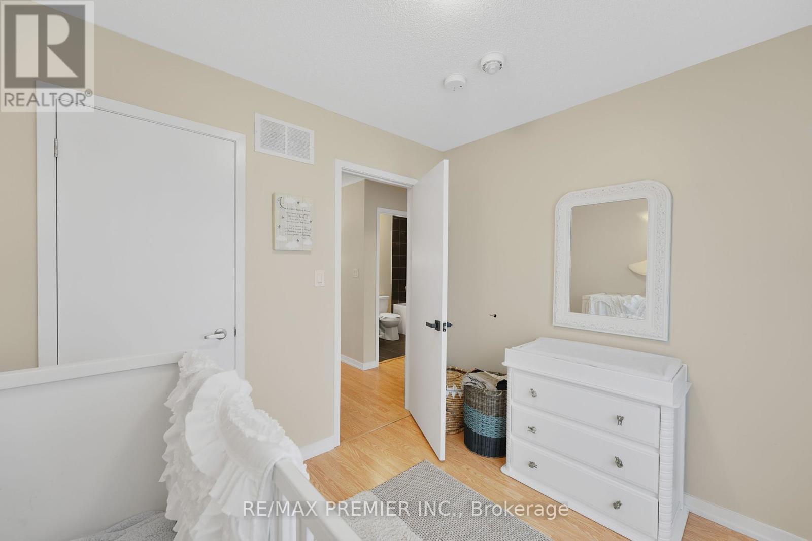 Photo 5 of 12 Heathrow Lane, Caledon ON