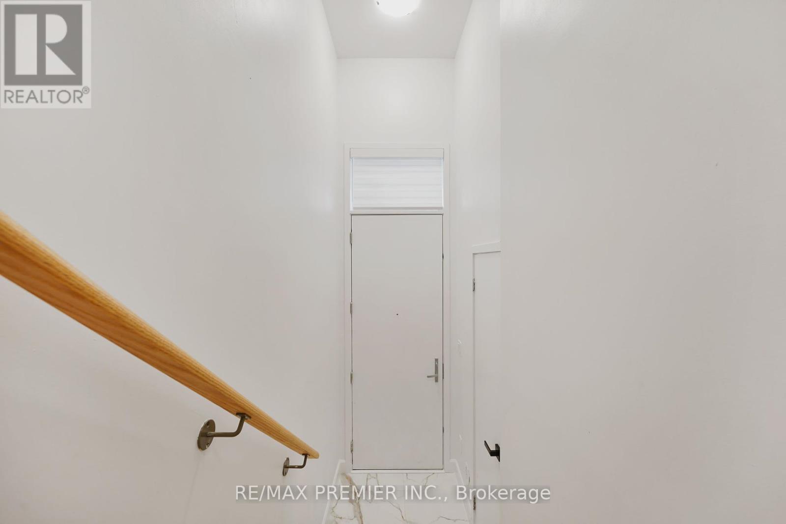Photo 36 of 12 Heathrow Lane, Caledon ON