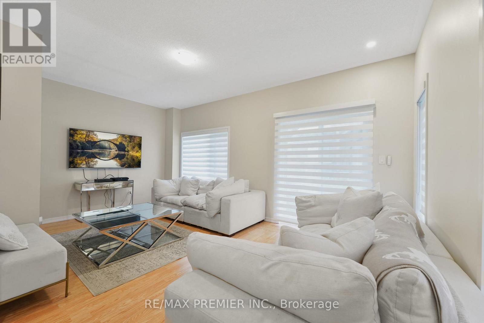 Photo 35 of 12 Heathrow Lane, Caledon ON