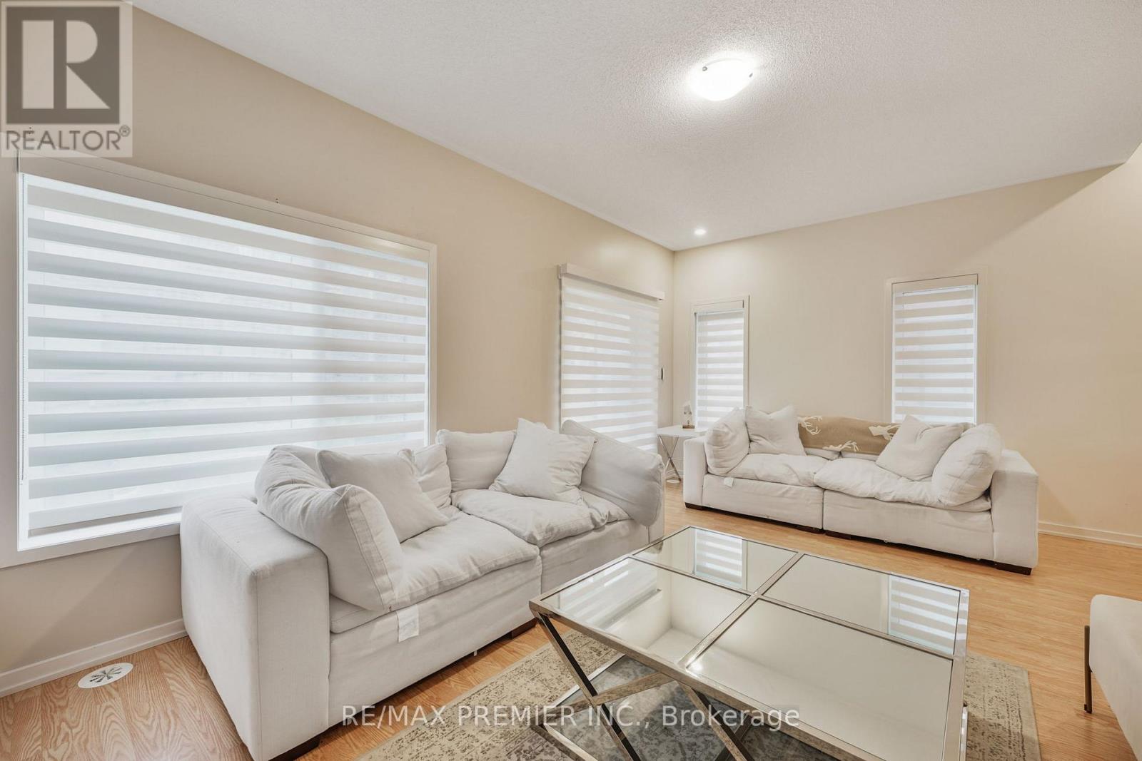Photo 19 of 12 Heathrow Lane, Caledon ON