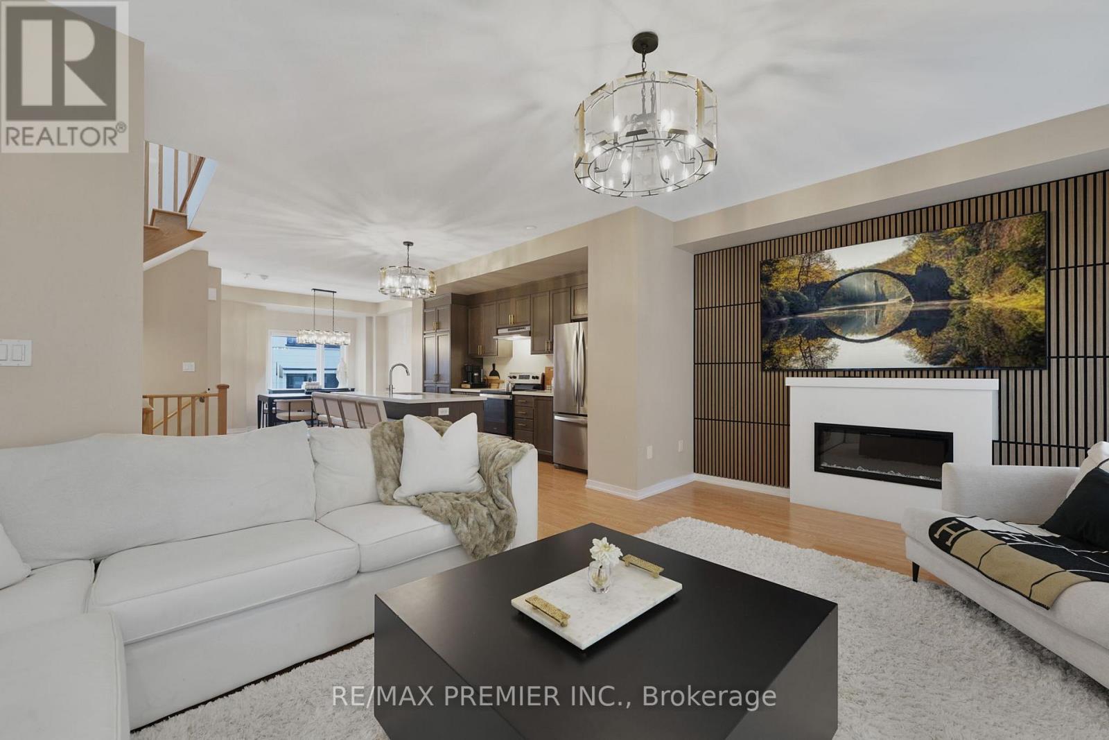 Photo 1 of 12 Heathrow Lane, Caledon ON
