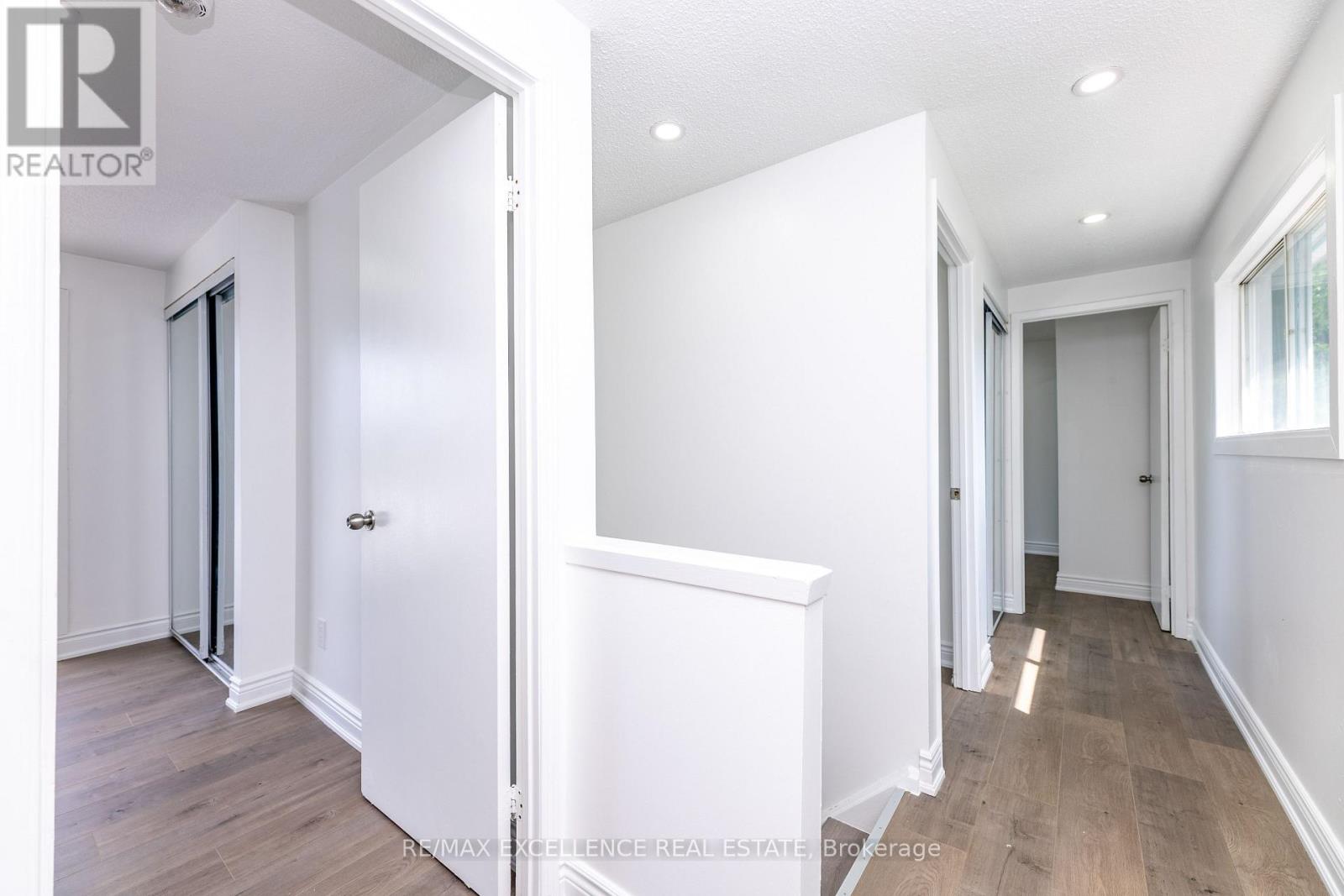 Photo 16 of 20 Hedgeson Court, Brampton ON