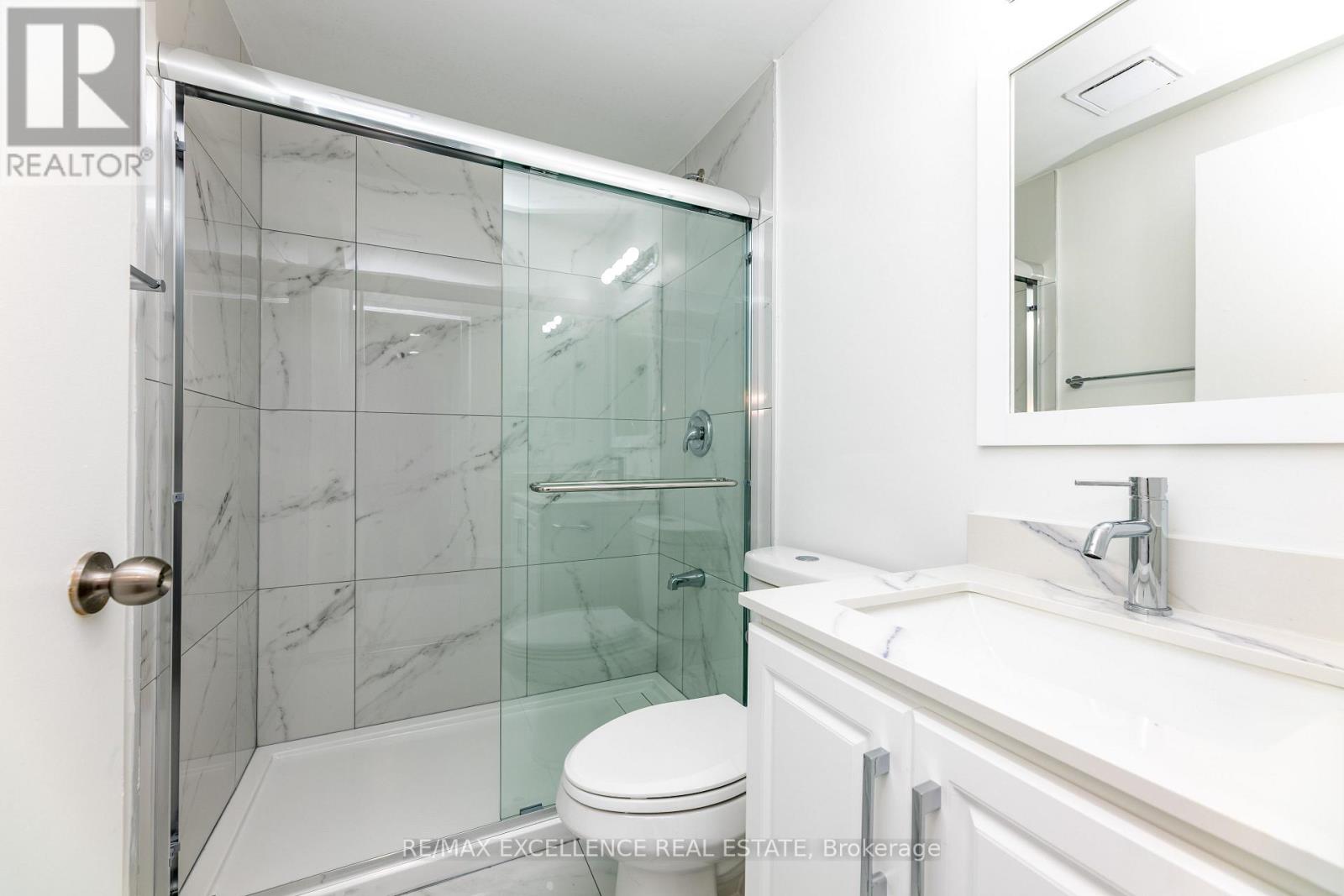 Photo 18 of 20 Hedgeson Court, Brampton ON