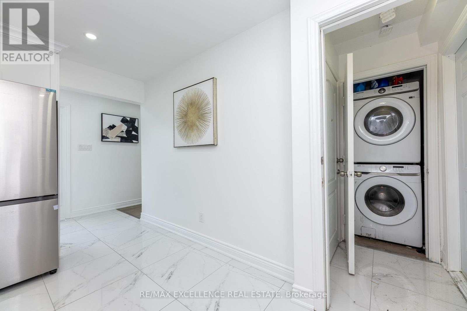 Photo 23 of 20 Hedgeson Court, Brampton ON