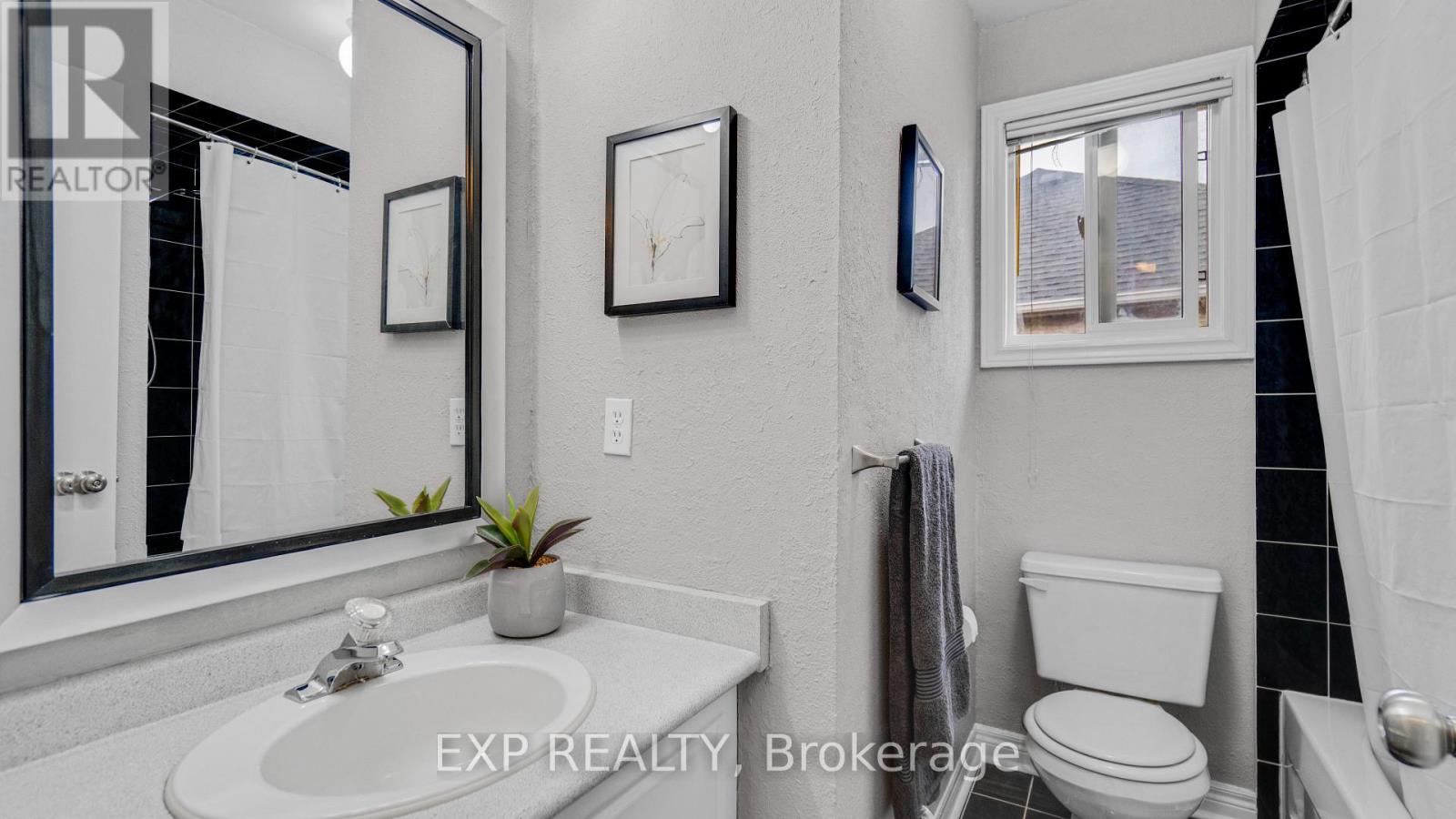 Photo 21 of 7159 Spyglass Crescent, Mississauga ON