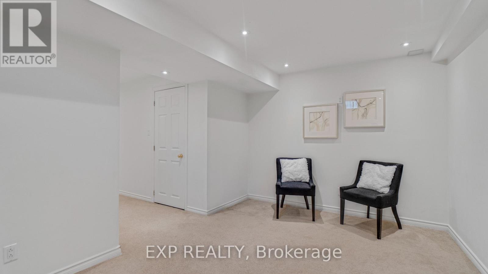 Photo 24 of 7159 Spyglass Crescent, Mississauga ON