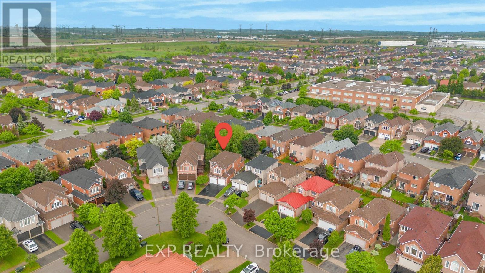 Photo 31 of 7159 Spyglass Crescent, Mississauga ON