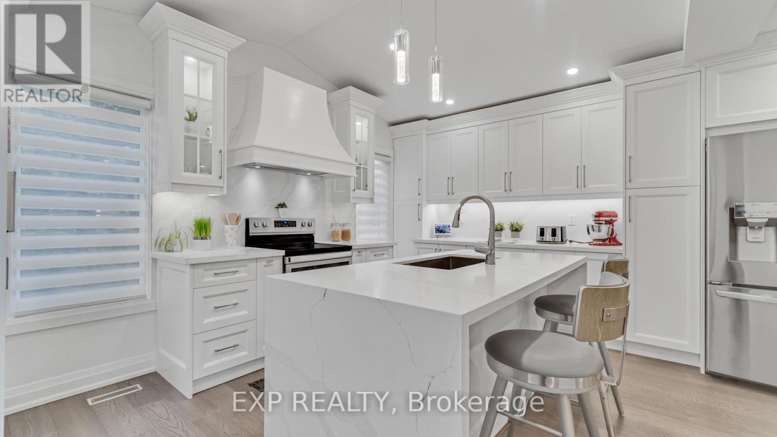 Photo 9 of 7159 Spyglass Crescent, Mississauga ON