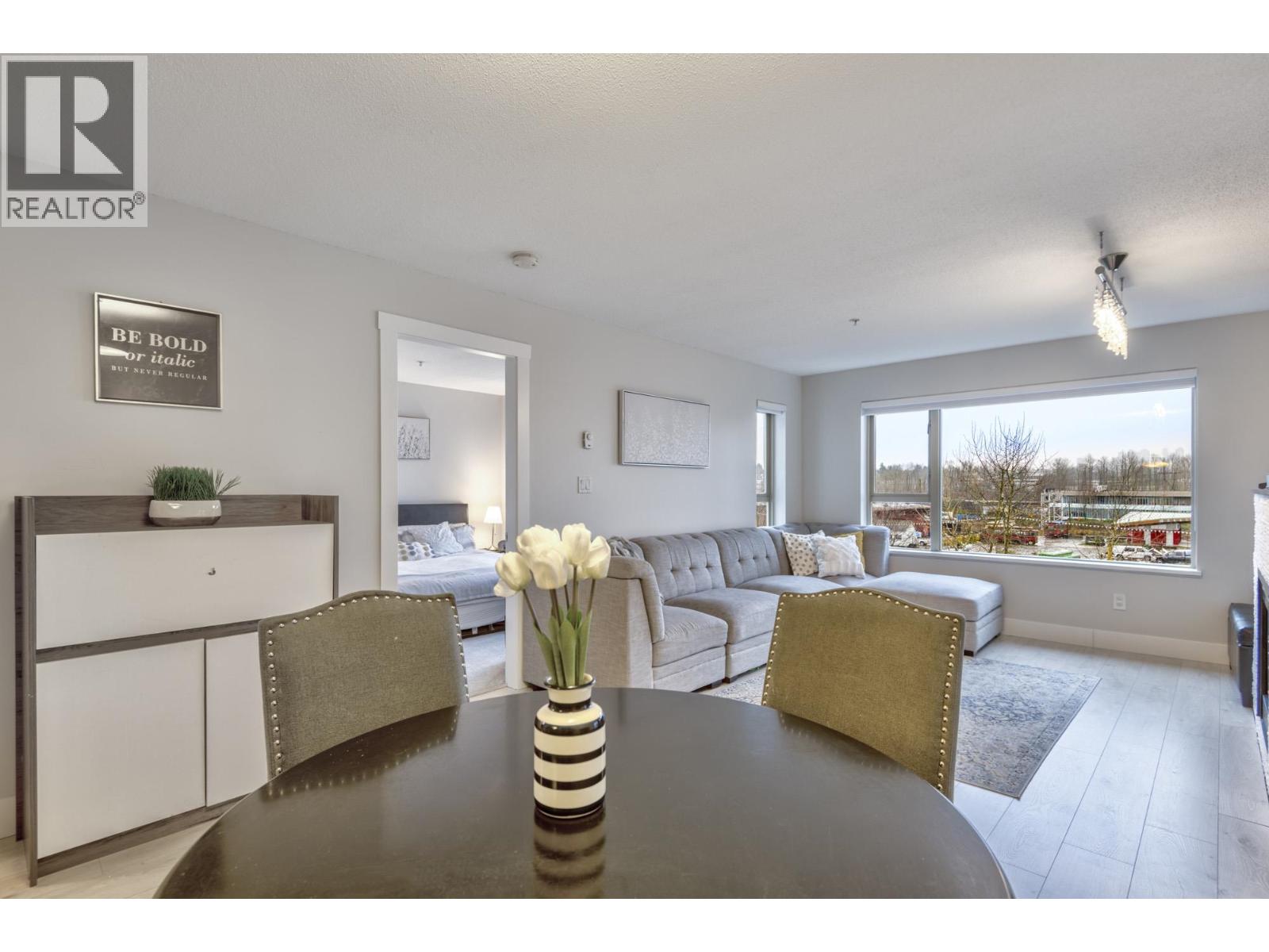 Photo 7 of 305 4728 Dawson Street, Burnaby BC