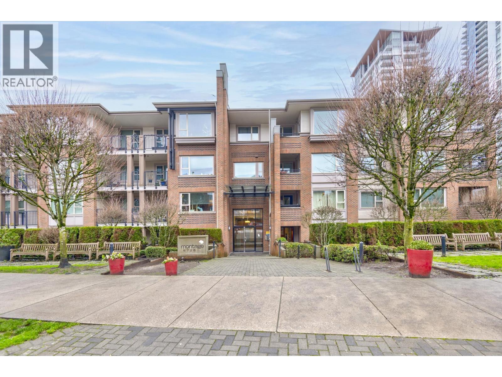 Photo 22 of 305 4728 Dawson Street, Burnaby BC