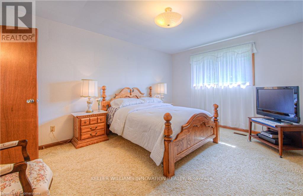 Photo 6 of 641 Black Oak Crescent, Waterloo ON