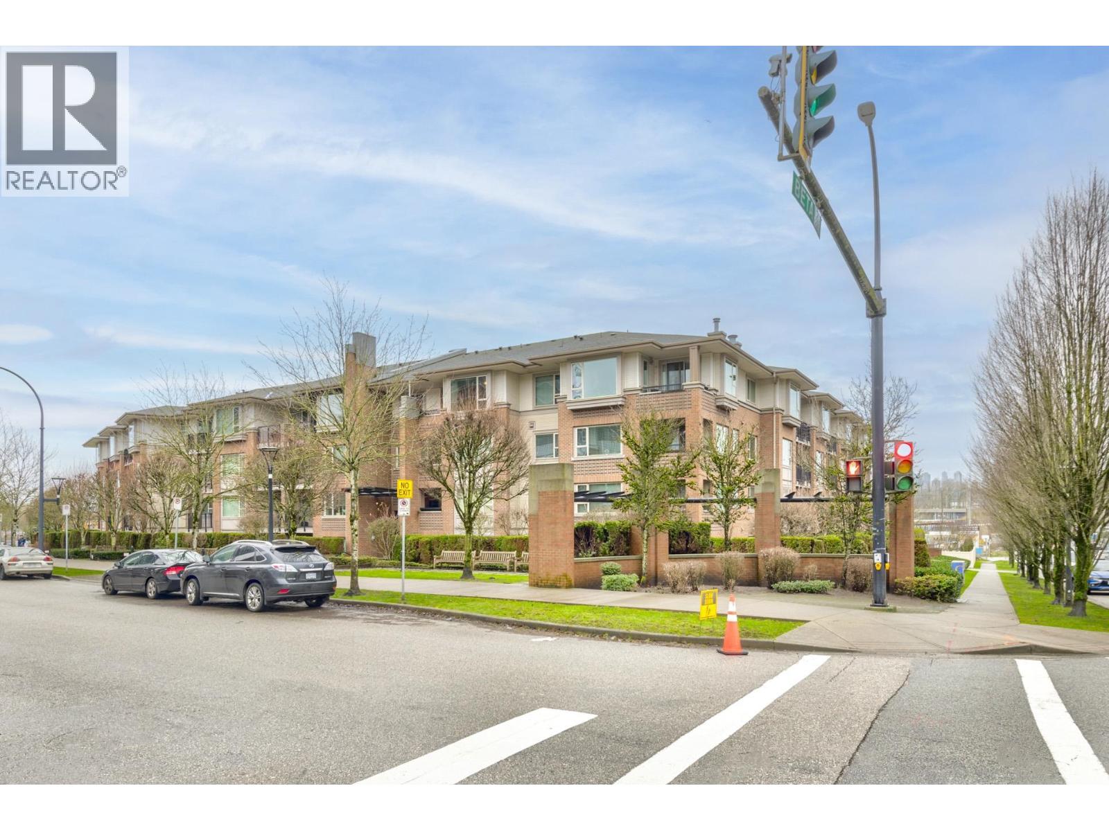 Photo 24 of 305 4728 Dawson Street, Burnaby BC