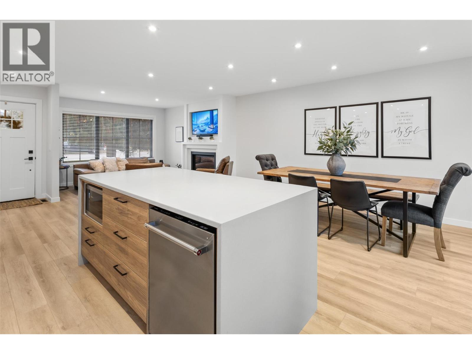  712 Schafer Road, Kelowna