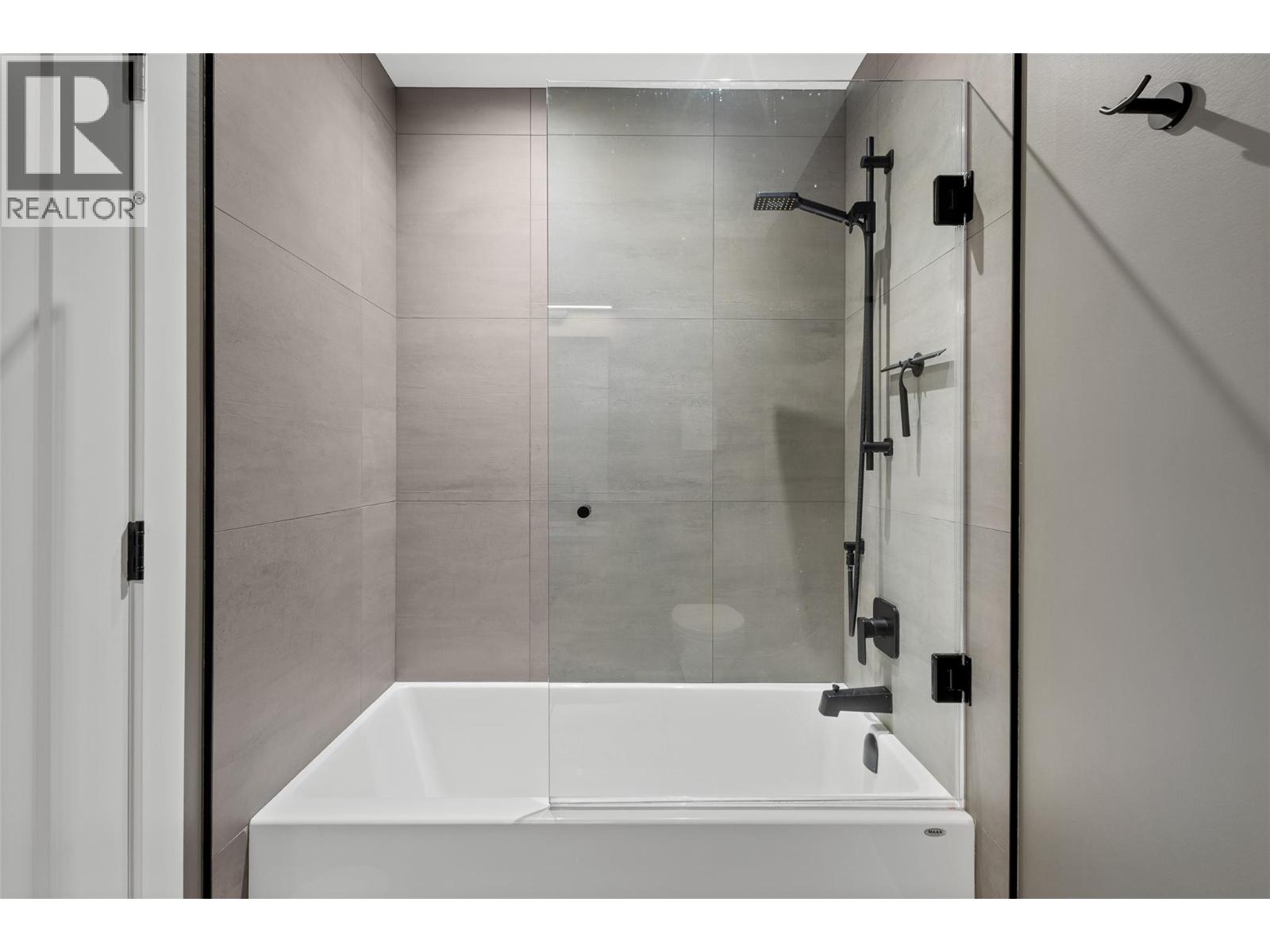  712 Schafer Road, Kelowna