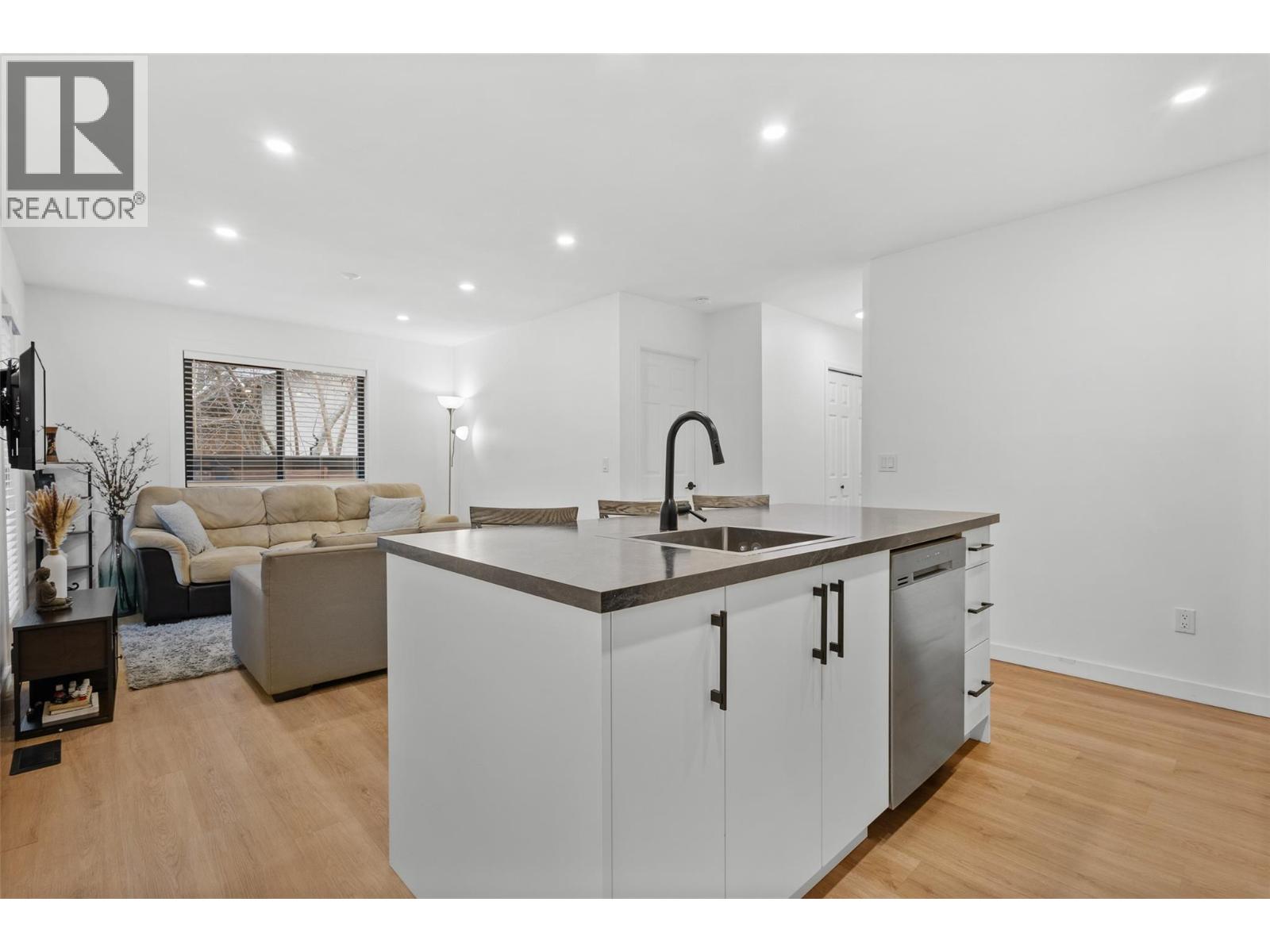  712 Schafer Road, Kelowna