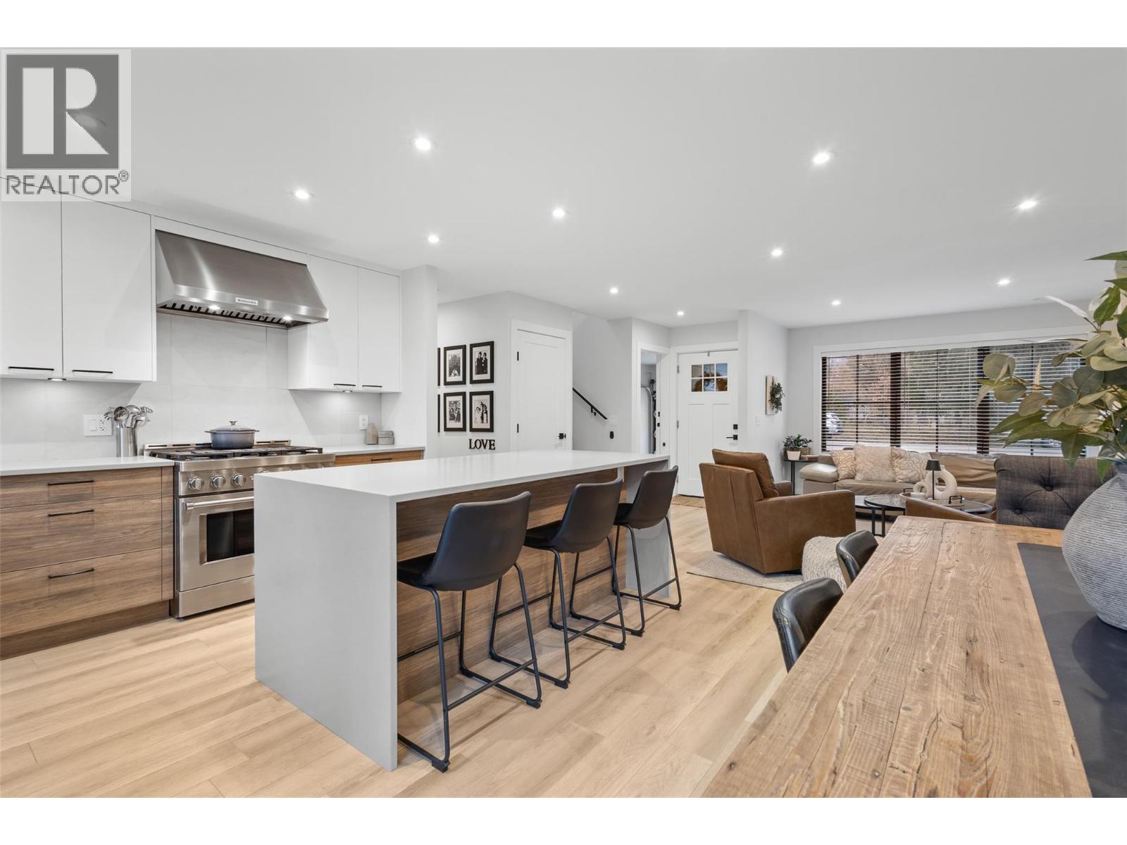 712 Schafer Road, Kelowna