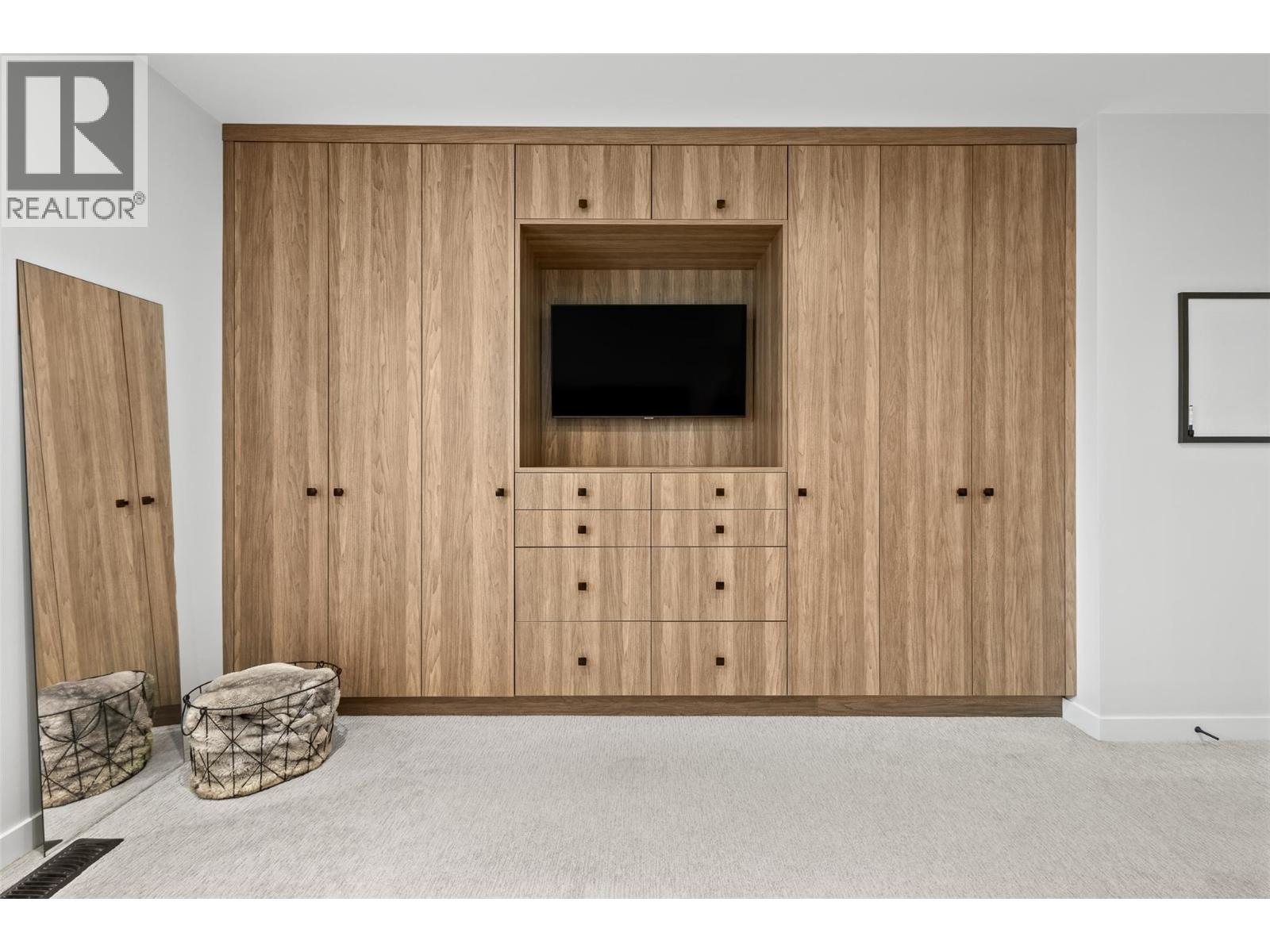  712 Schafer Road, Kelowna