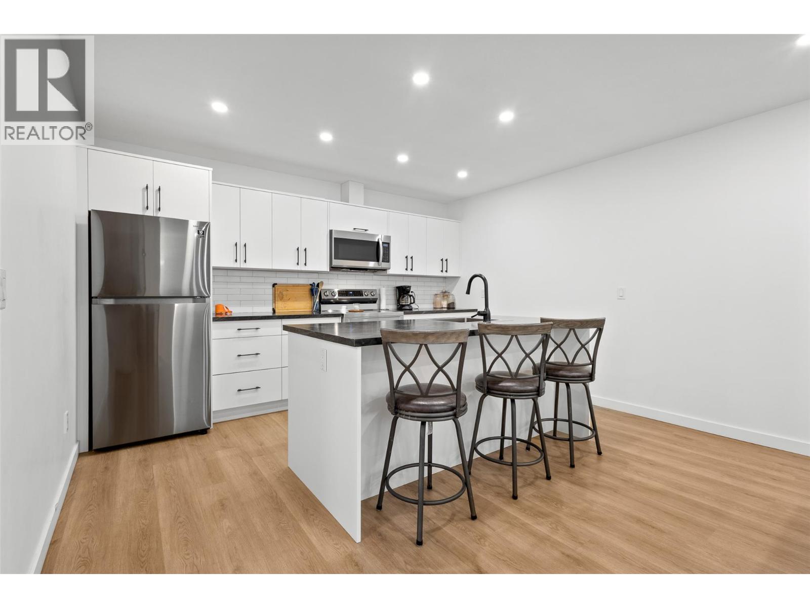  712 Schafer Road, Kelowna