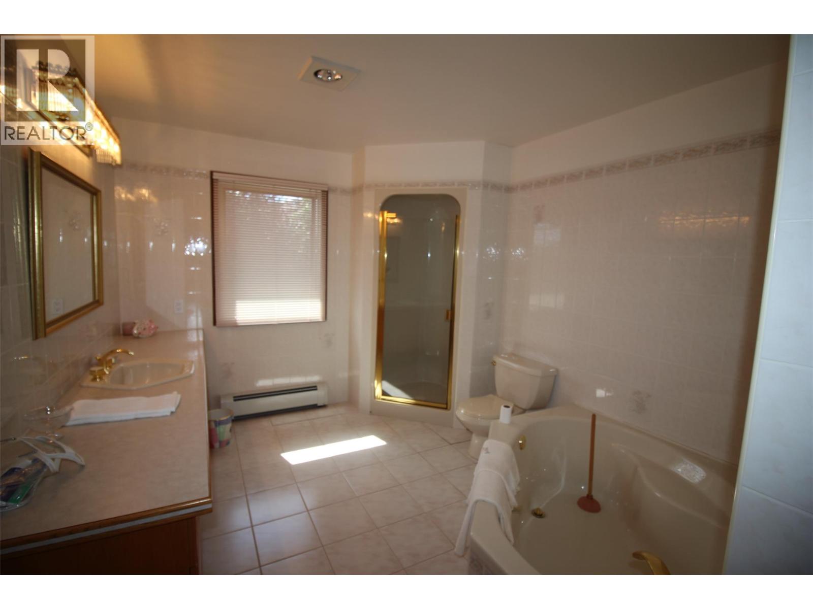 Photo 6 of 786 Gifford Court, Kamloops BC