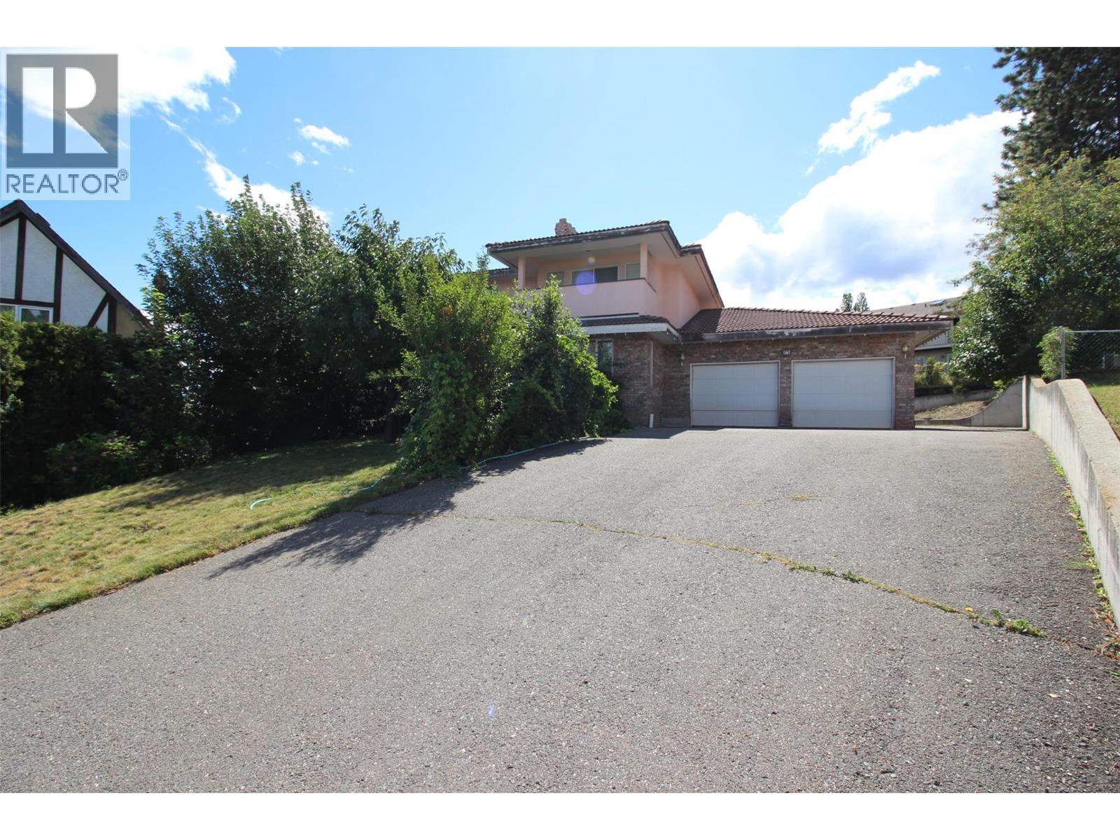 Photo 3 of 786 Gifford Court, Kamloops BC