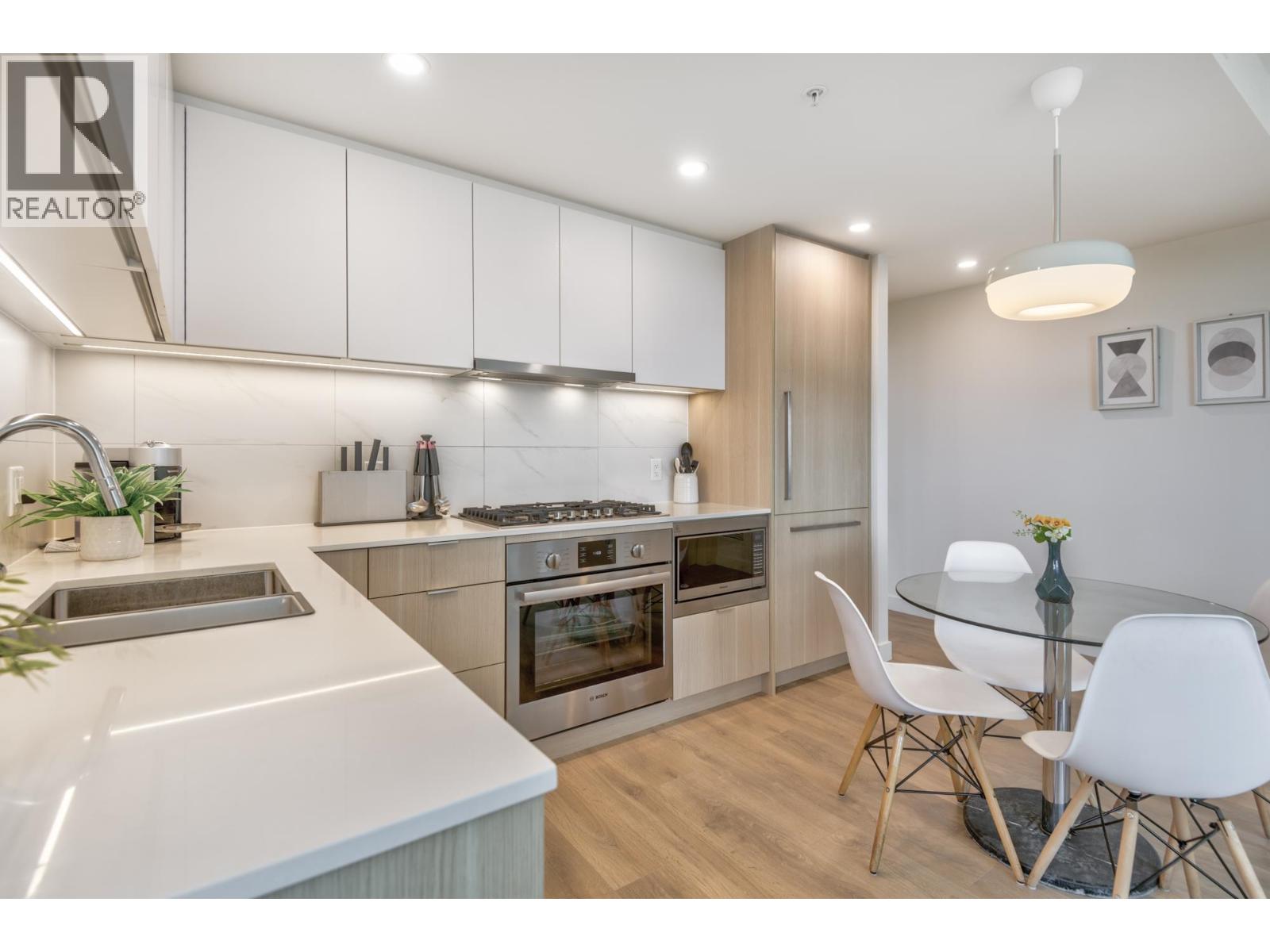 Photo 3 of 1307 318 Alderson Avenue, Coquitlam BC