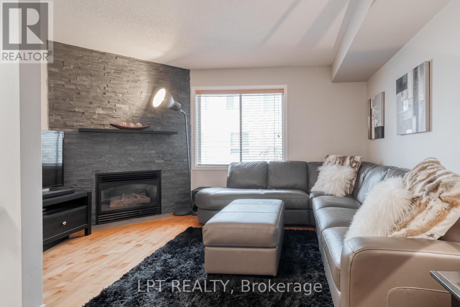 Photo 6 of 21 Provender Avenue, Ottawa ON