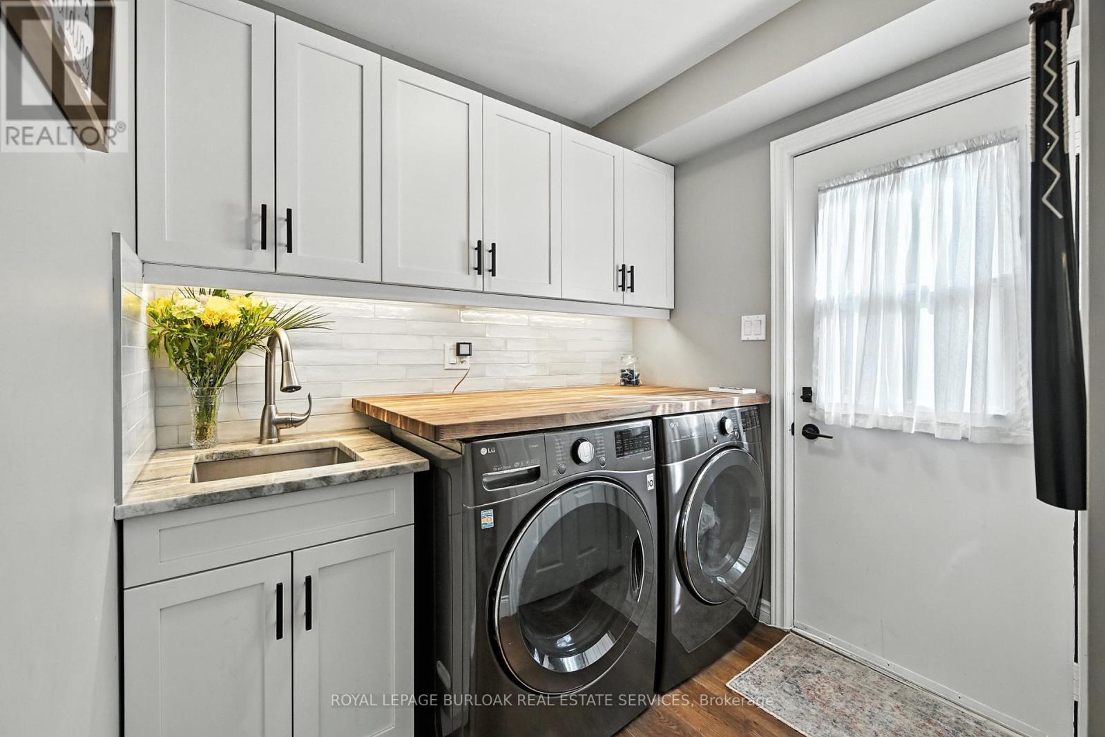 Photo 17 of 40 Springfield Boulevard, Hamilton ON