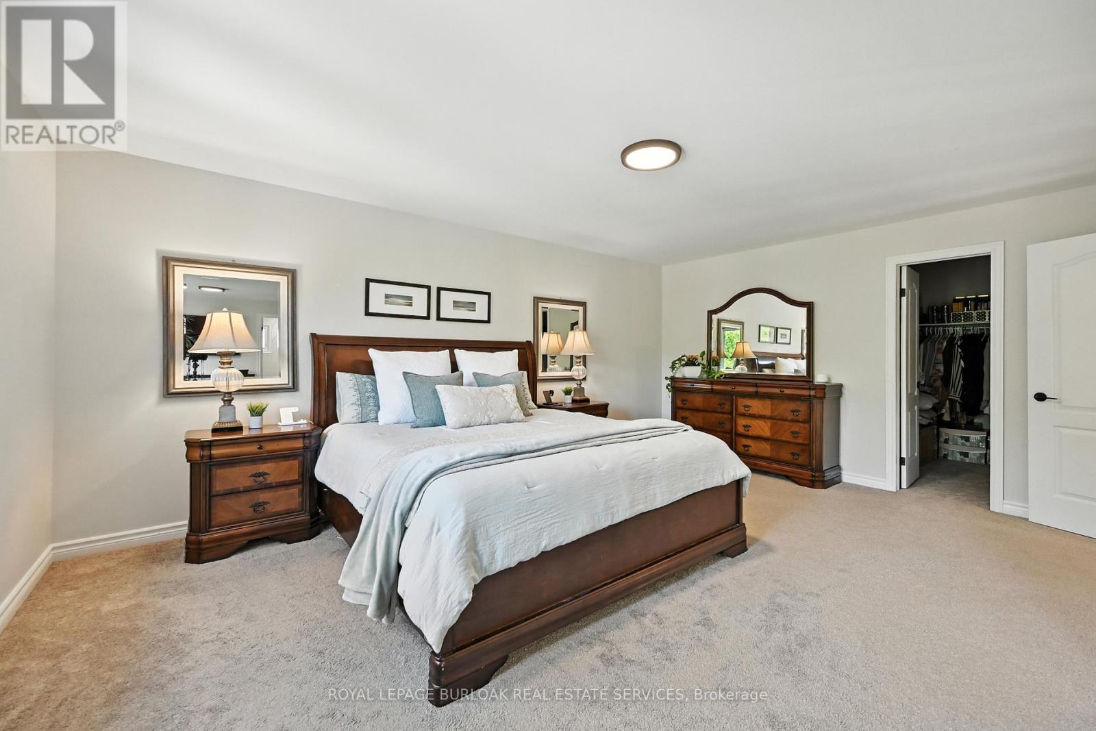 Photo 18 of 40 Springfield Boulevard, Hamilton ON