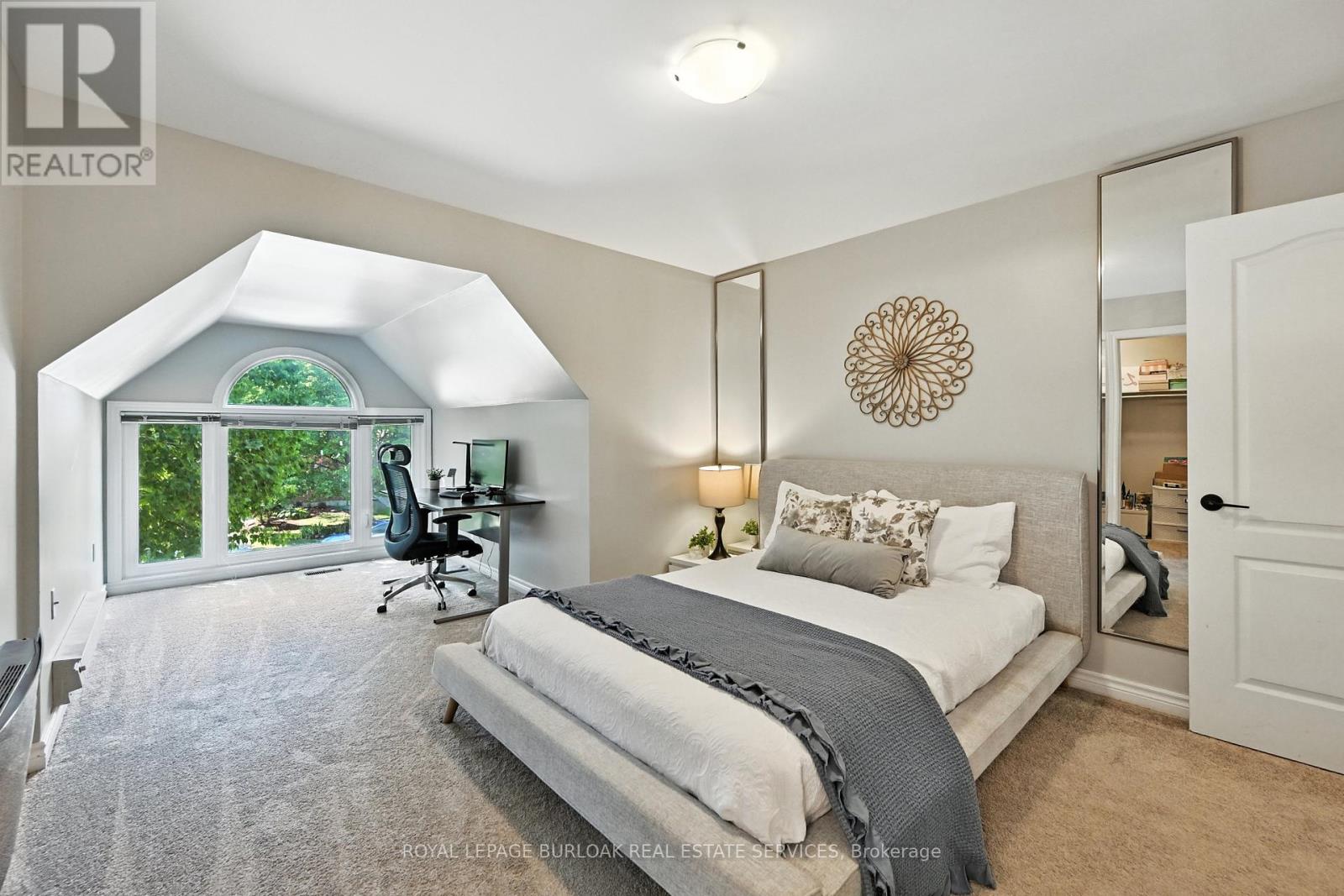 Photo 24 of 40 Springfield Boulevard, Hamilton ON