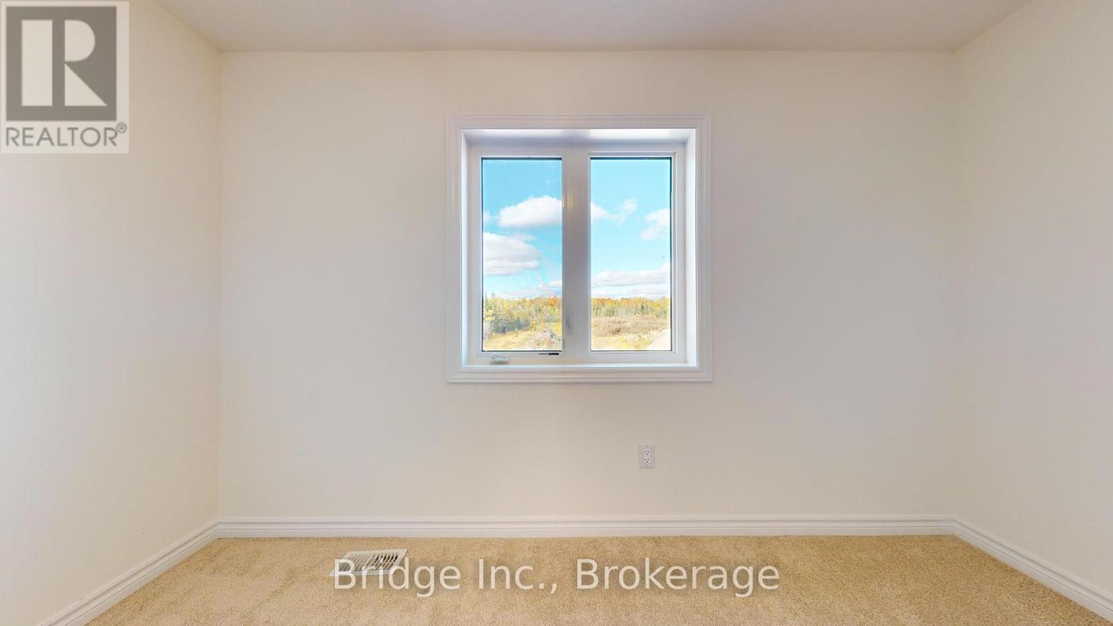 Photo 4 of 12 Hillcroft Way, Kawartha Lakes ON
