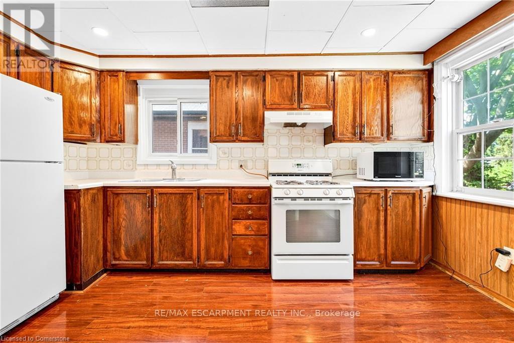 Photo 29 of 111 Leland Street, Hamilton ON