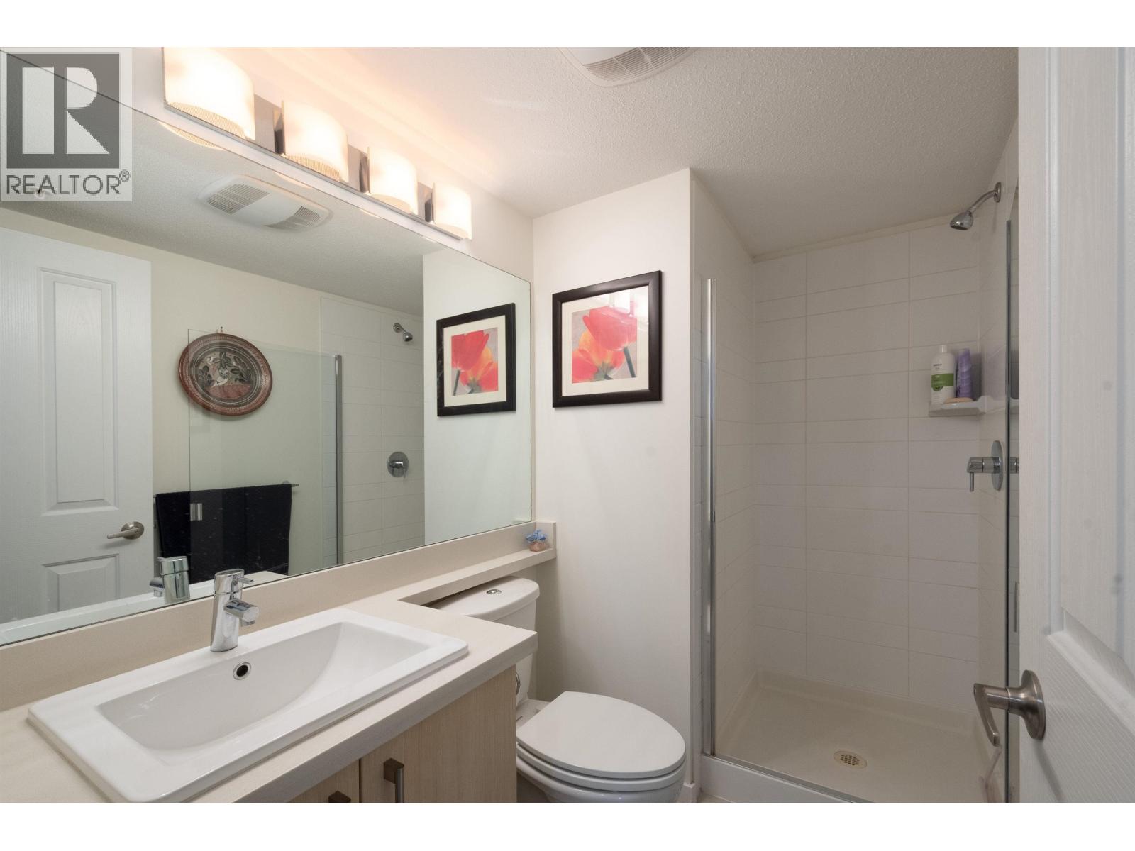 Photo 16 of 211 3178 Dayanee Springs Boulevard, Coquitlam BC