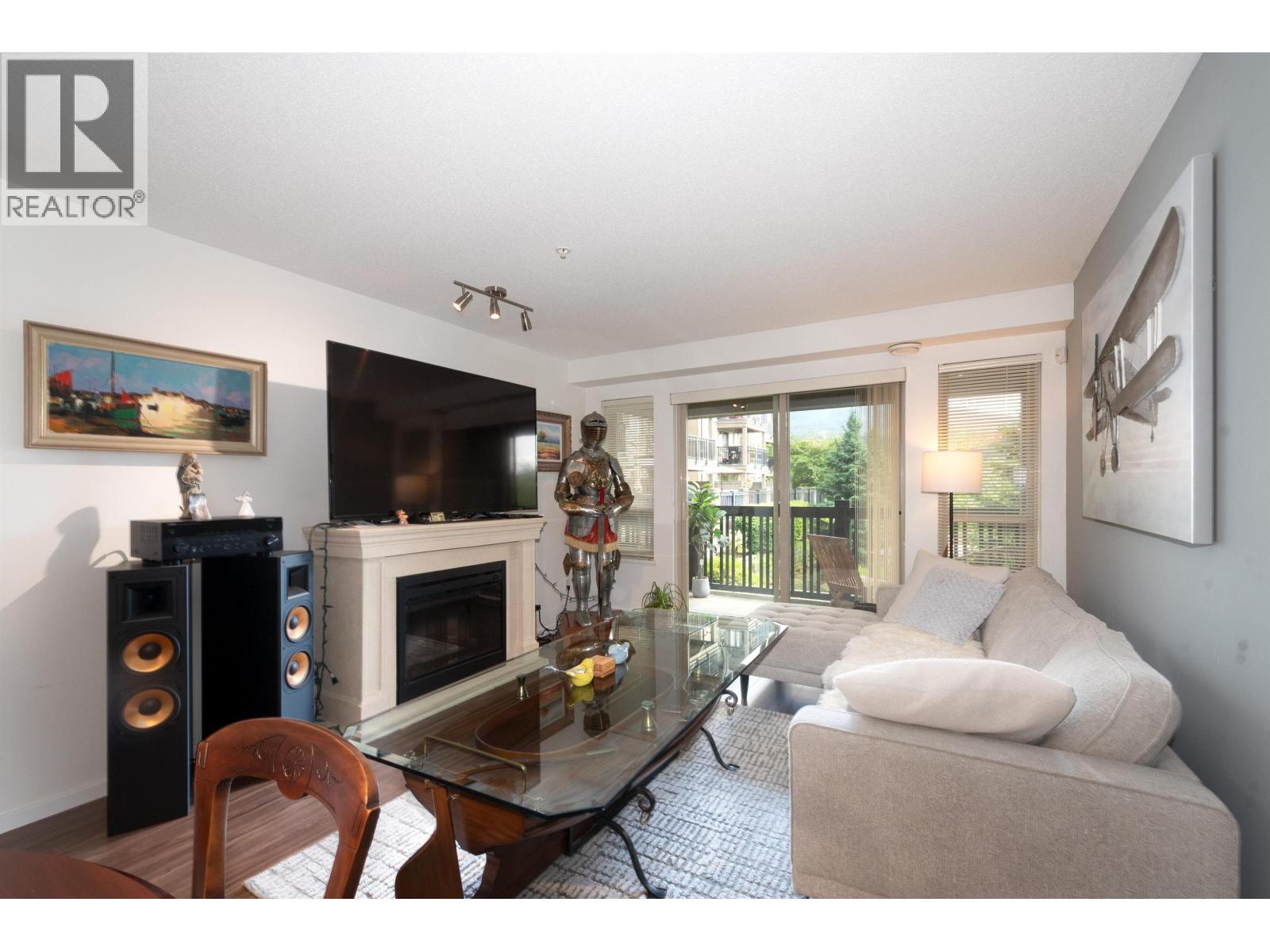 Photo 4 of 211 3178 Dayanee Springs Boulevard, Coquitlam BC