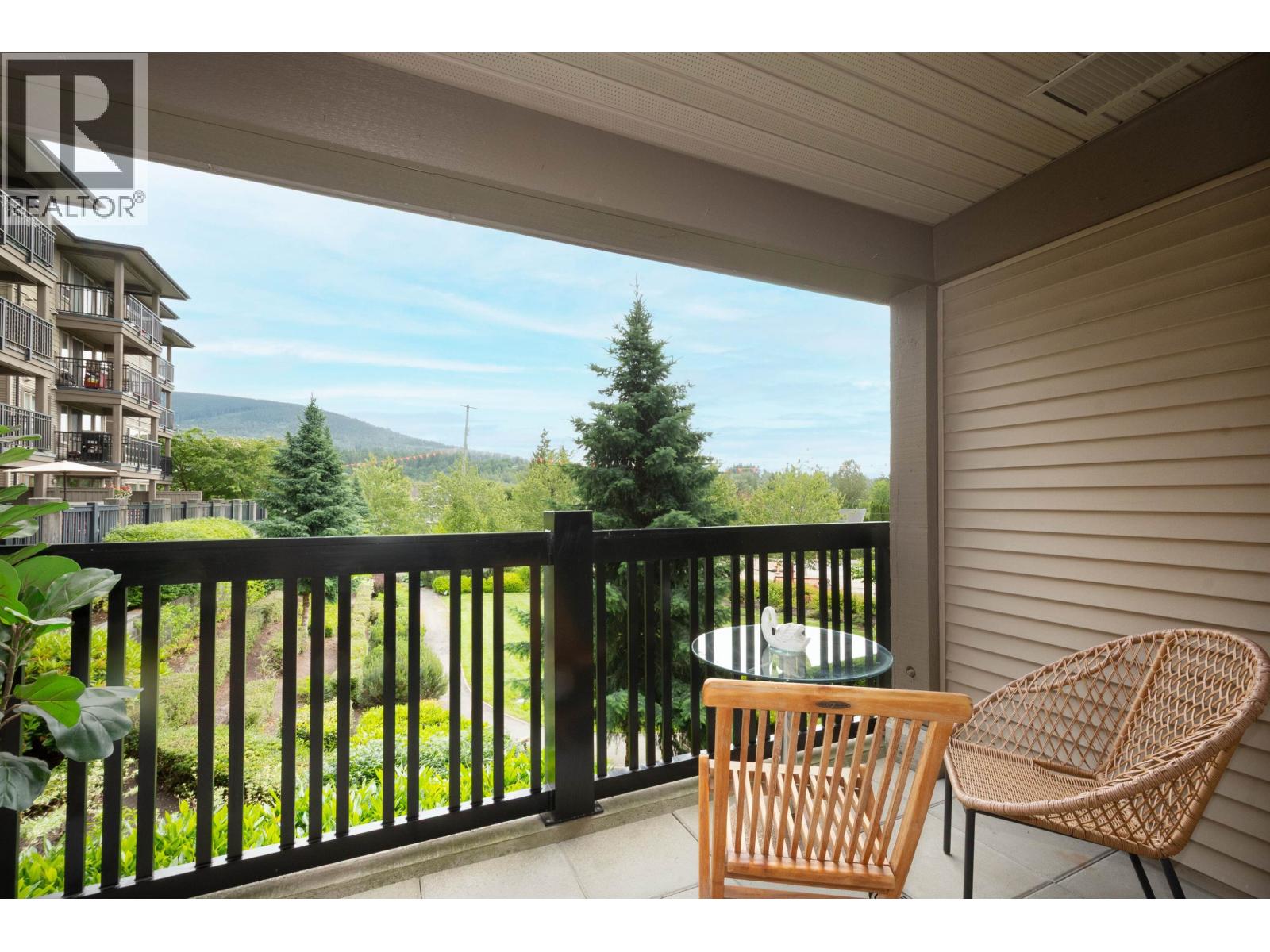 Photo 5 of 211 3178 Dayanee Springs Boulevard, Coquitlam BC