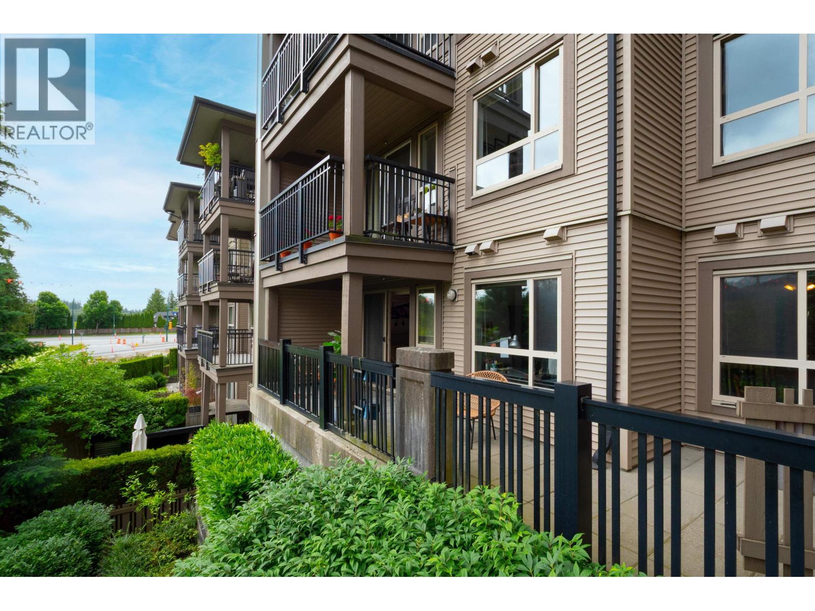 Photo 6 of 211 3178 Dayanee Springs Boulevard, Coquitlam BC