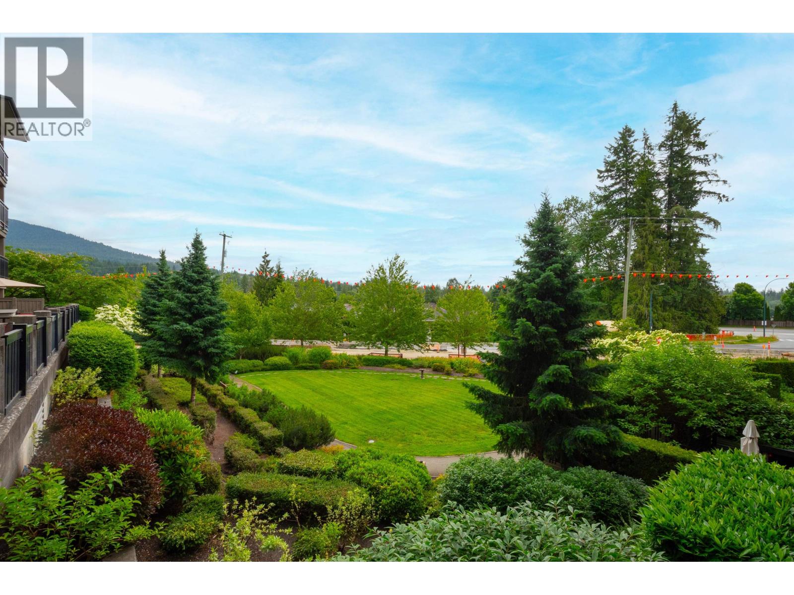 Photo 9 of 211 3178 Dayanee Springs Boulevard, Coquitlam BC