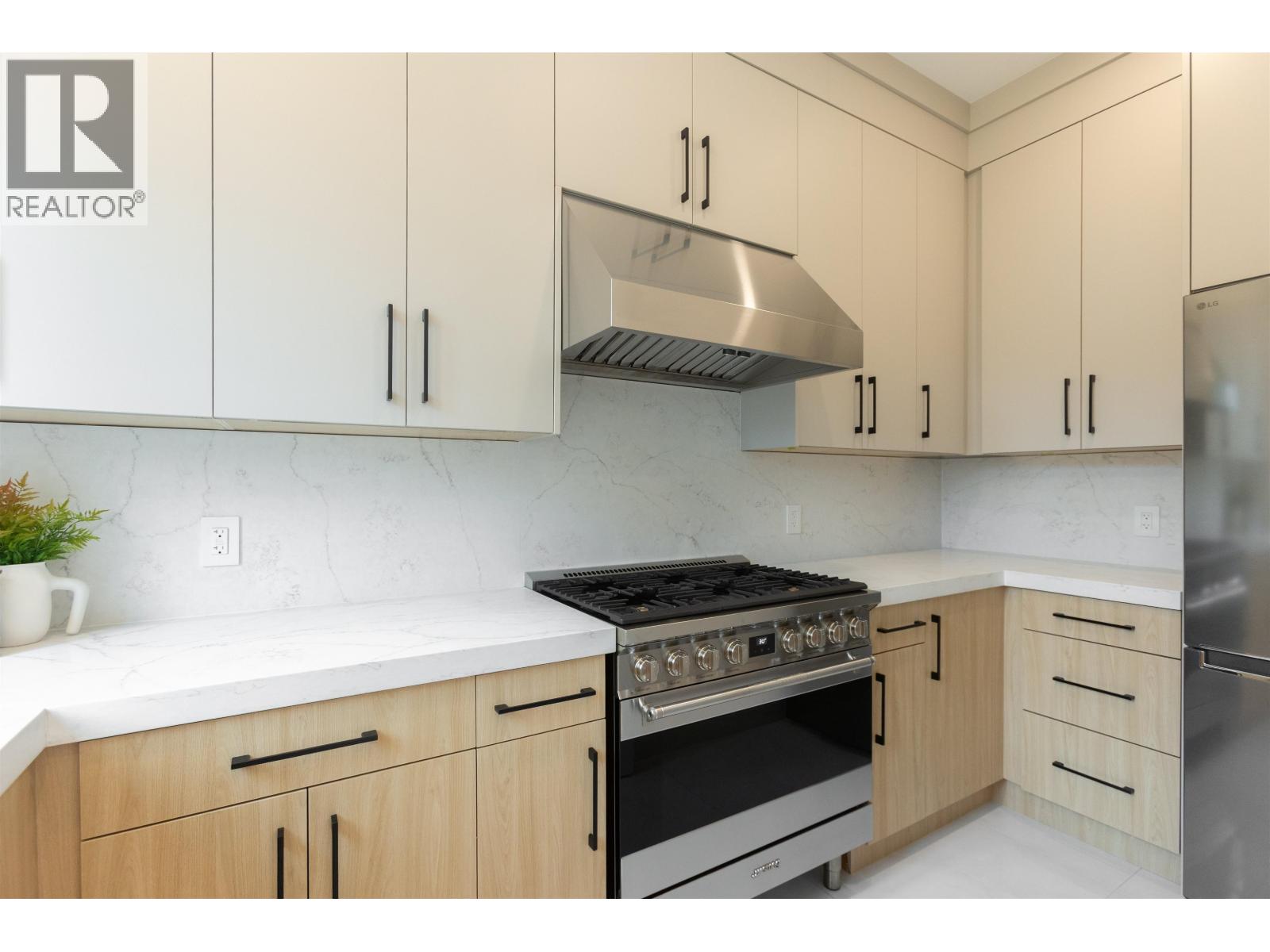 Photo 10 of 3451 Ullsmore Avenue, Richmond BC