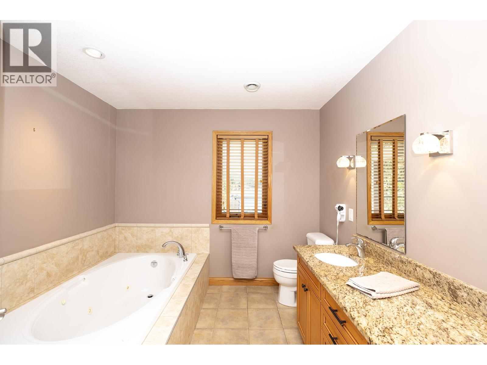 22 4622 SINCLAIR BAY ROAD, Pender Harbour