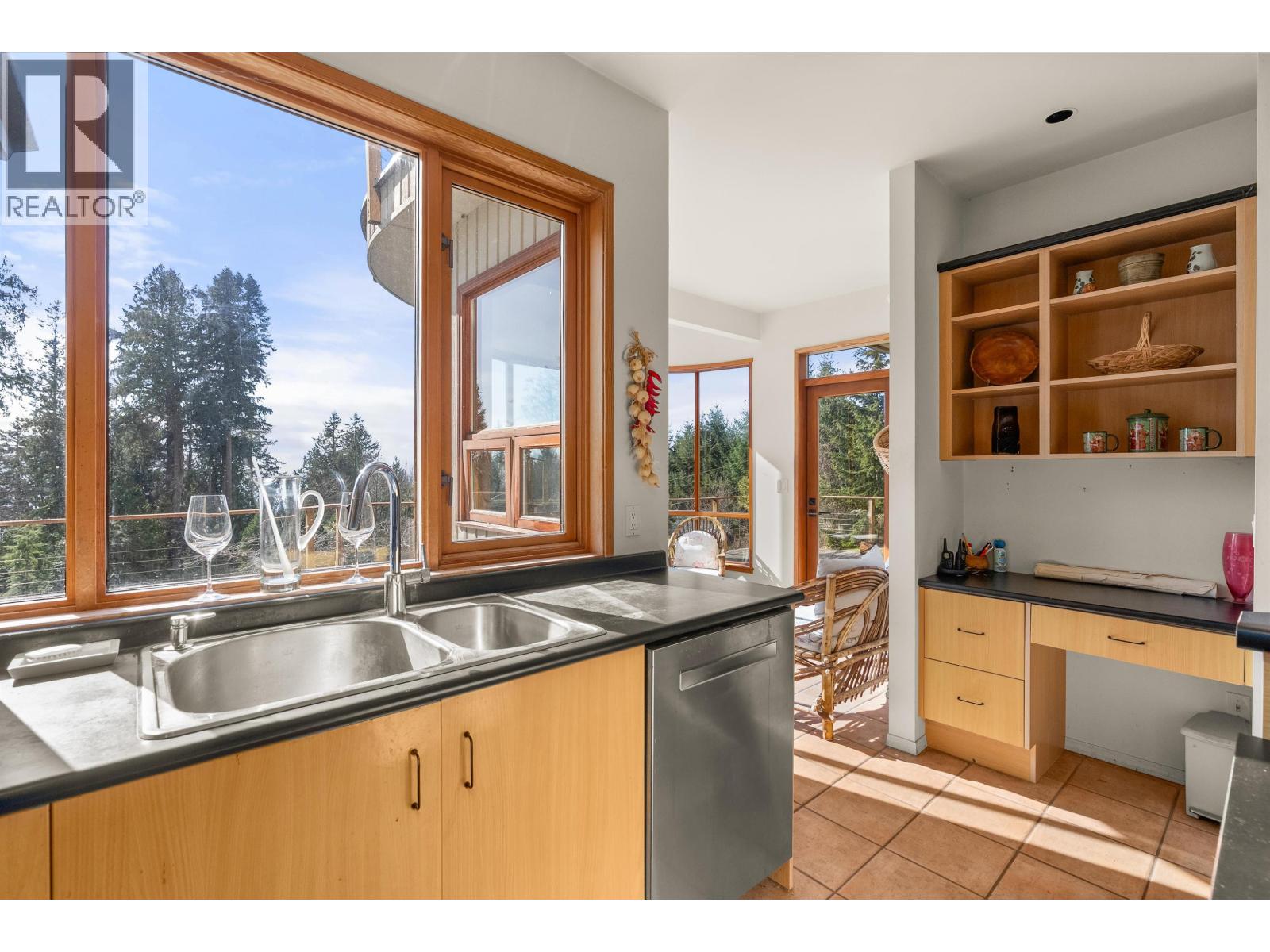 1911 GRANDVIEW ROAD, Gibsons