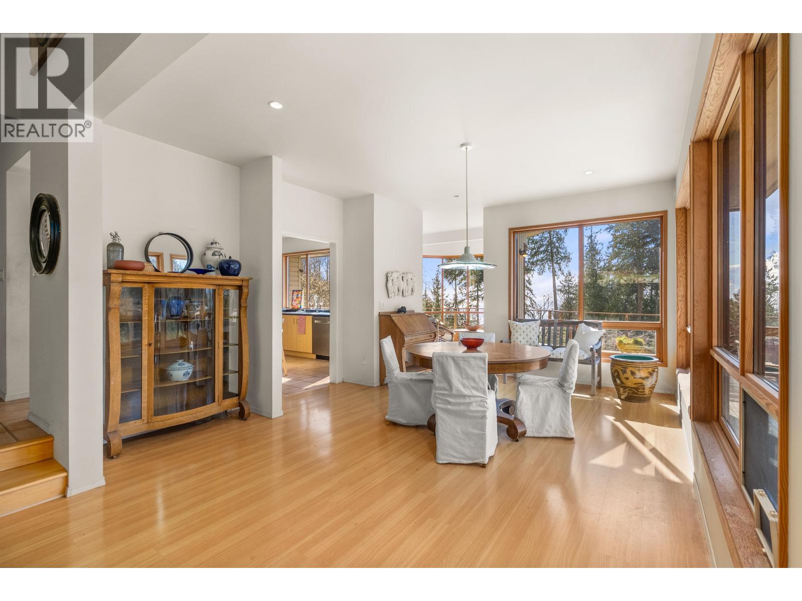 1911 GRANDVIEW ROAD, Gibsons