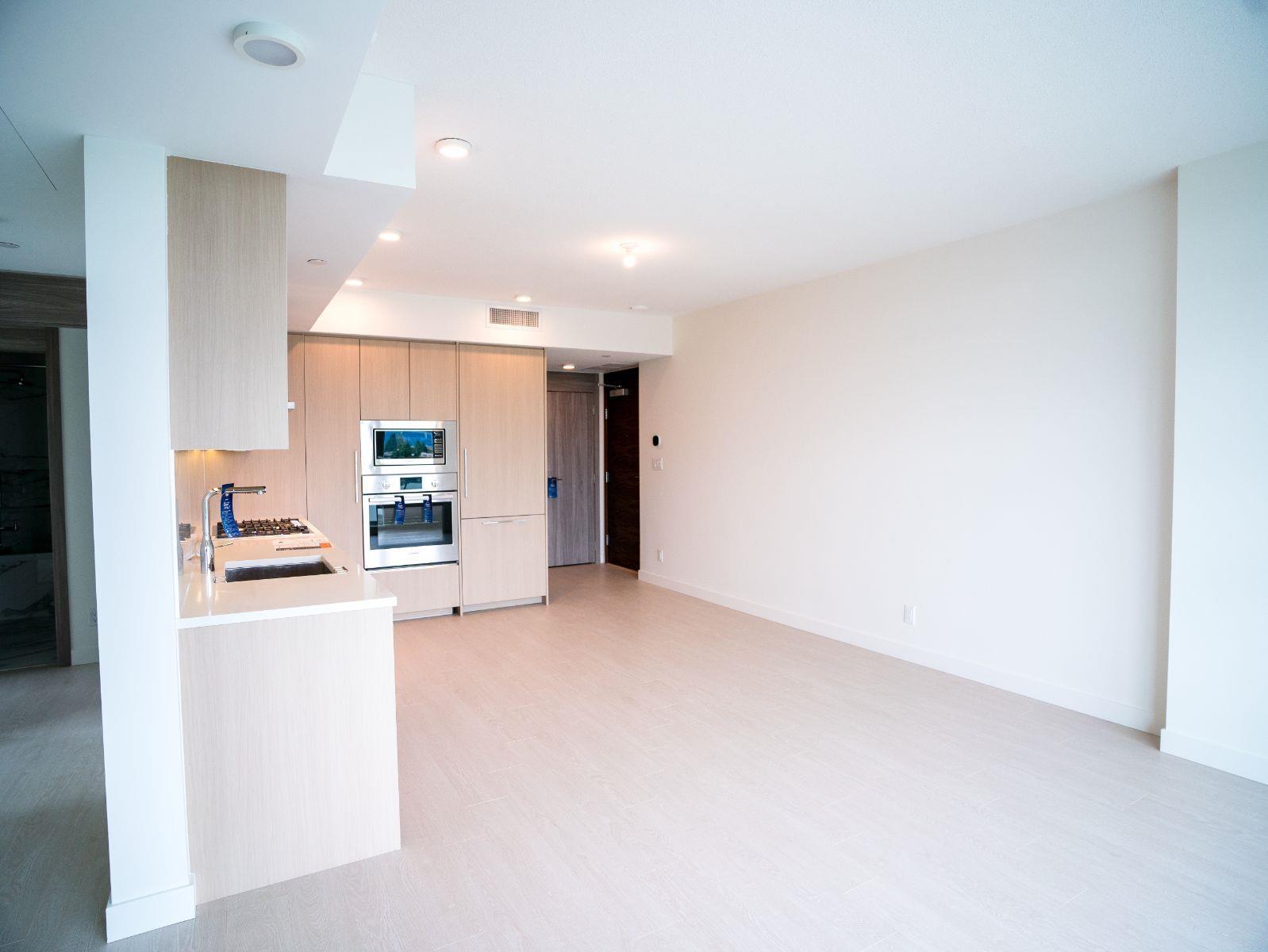 Photo 2 of 1302 13778 100 Avenue, Surrey BC