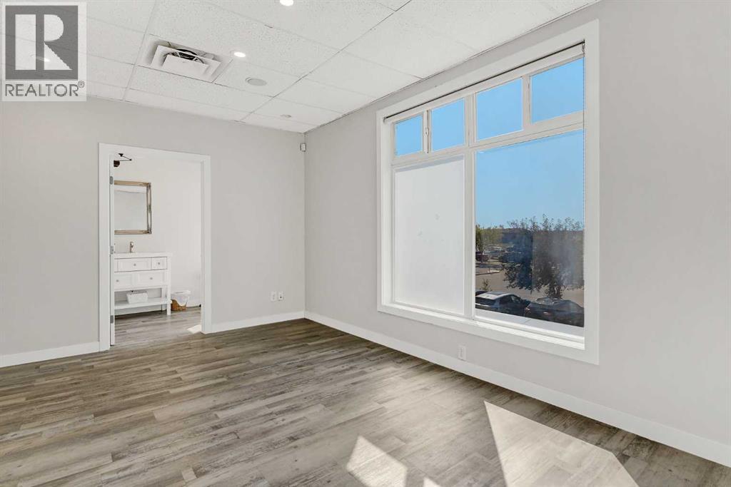 Photo 8 of 202 9814 97 Street, Grande Prairie AB