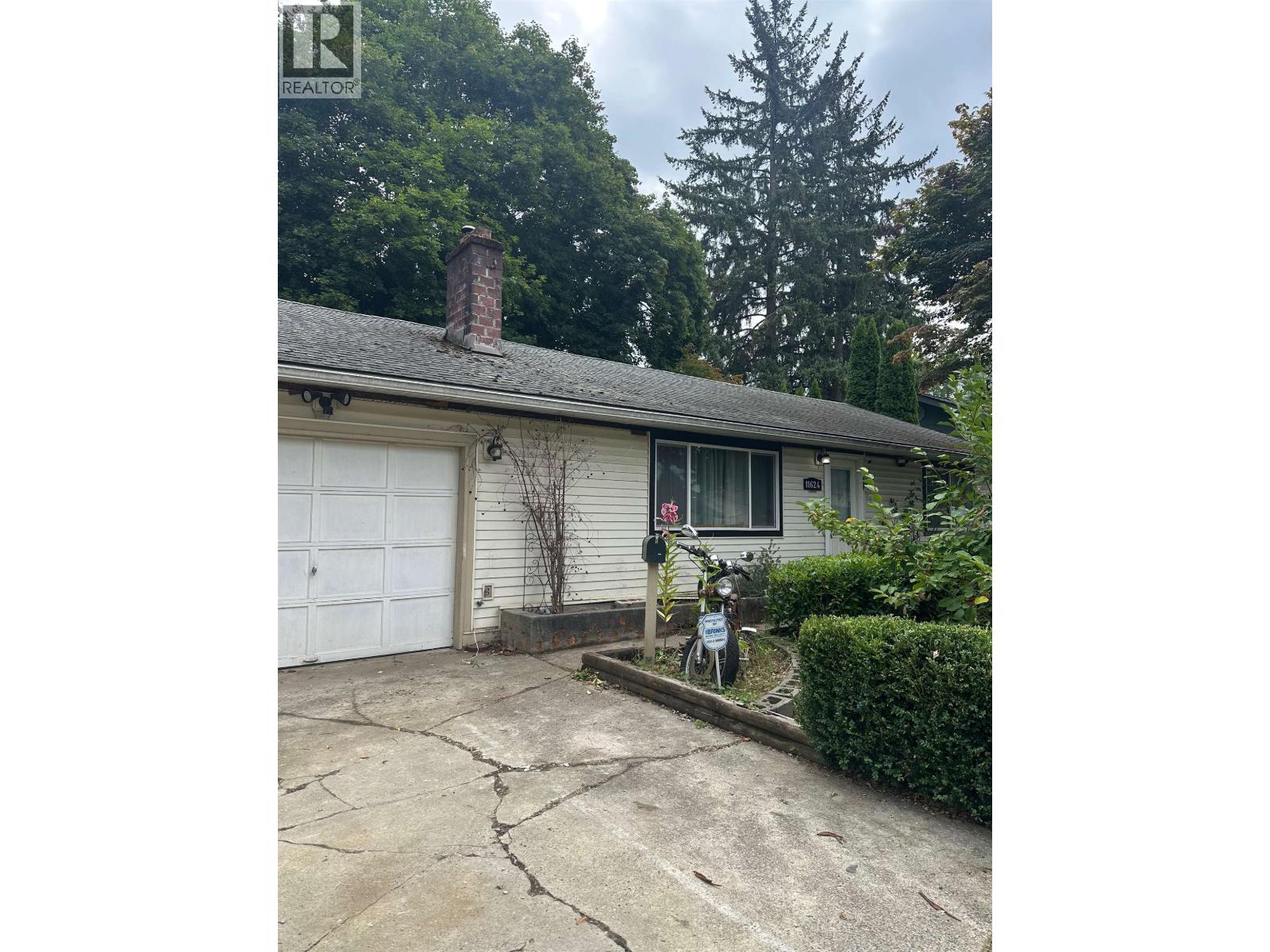 Photo 3 of 11624 212 Street, Maple Ridge BC