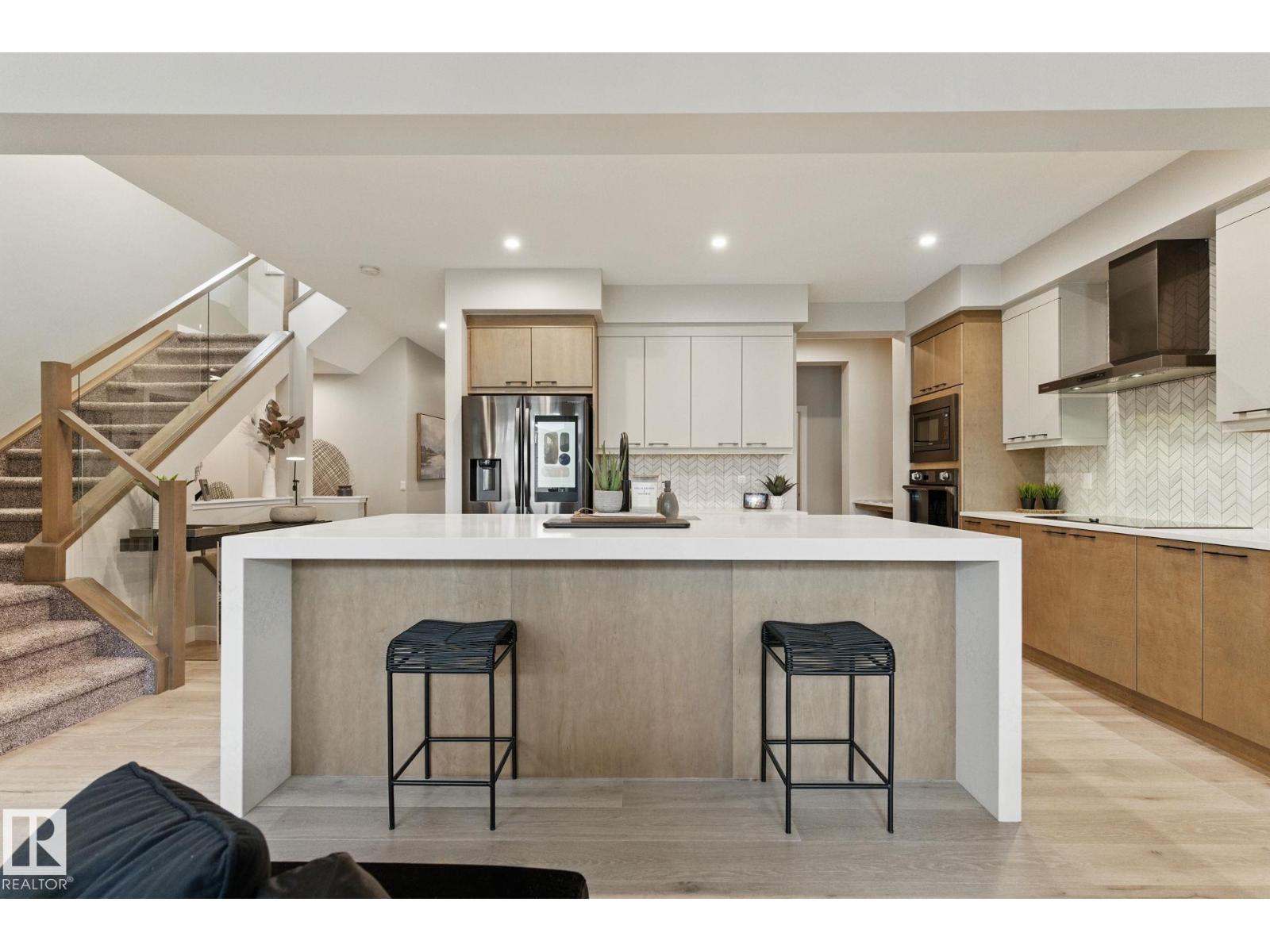 Photo 6 of 3937 3 A Av Sw, Edmonton AB