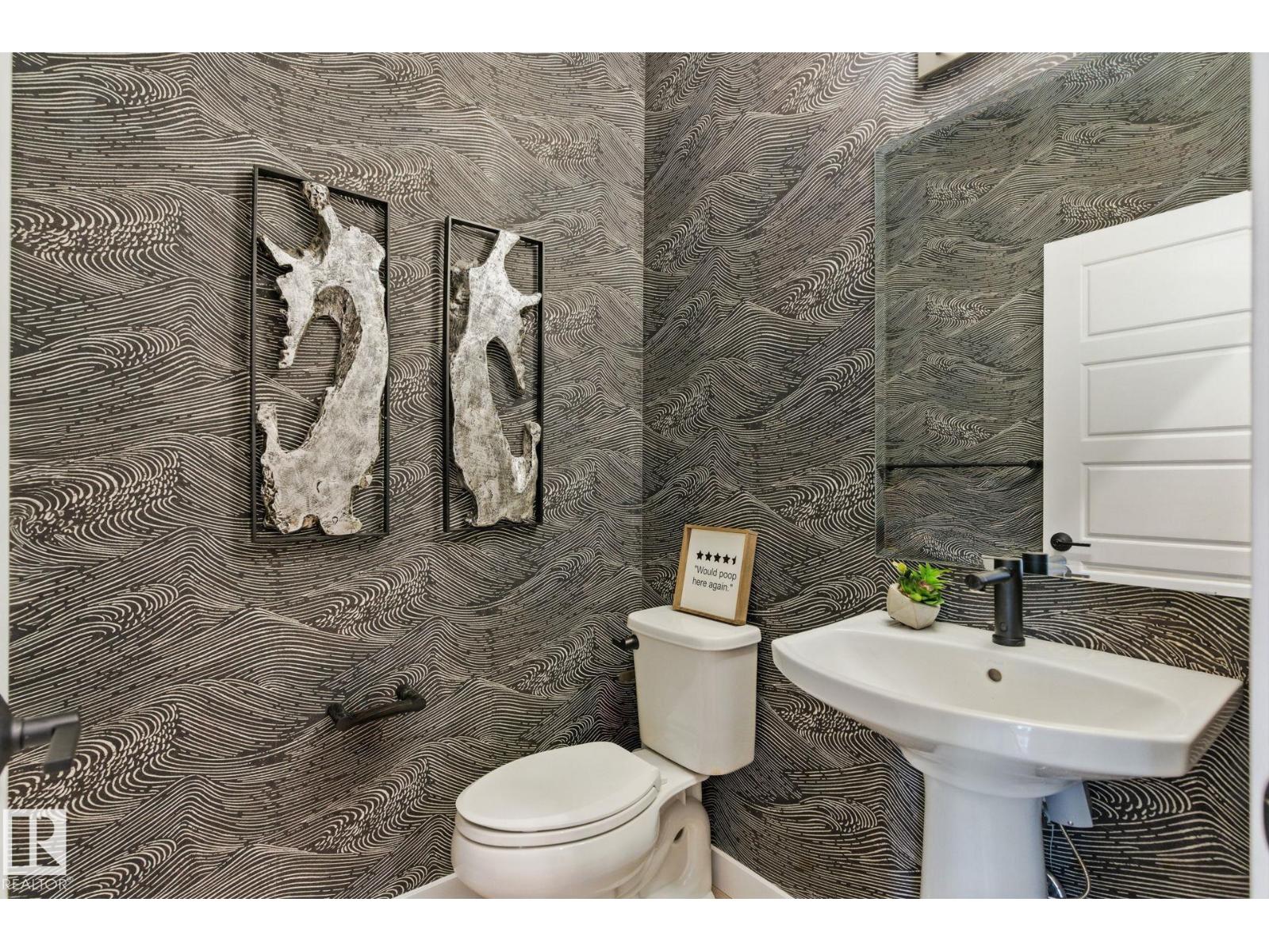 Photo 20 of 3937 3 A Av Sw, Edmonton AB